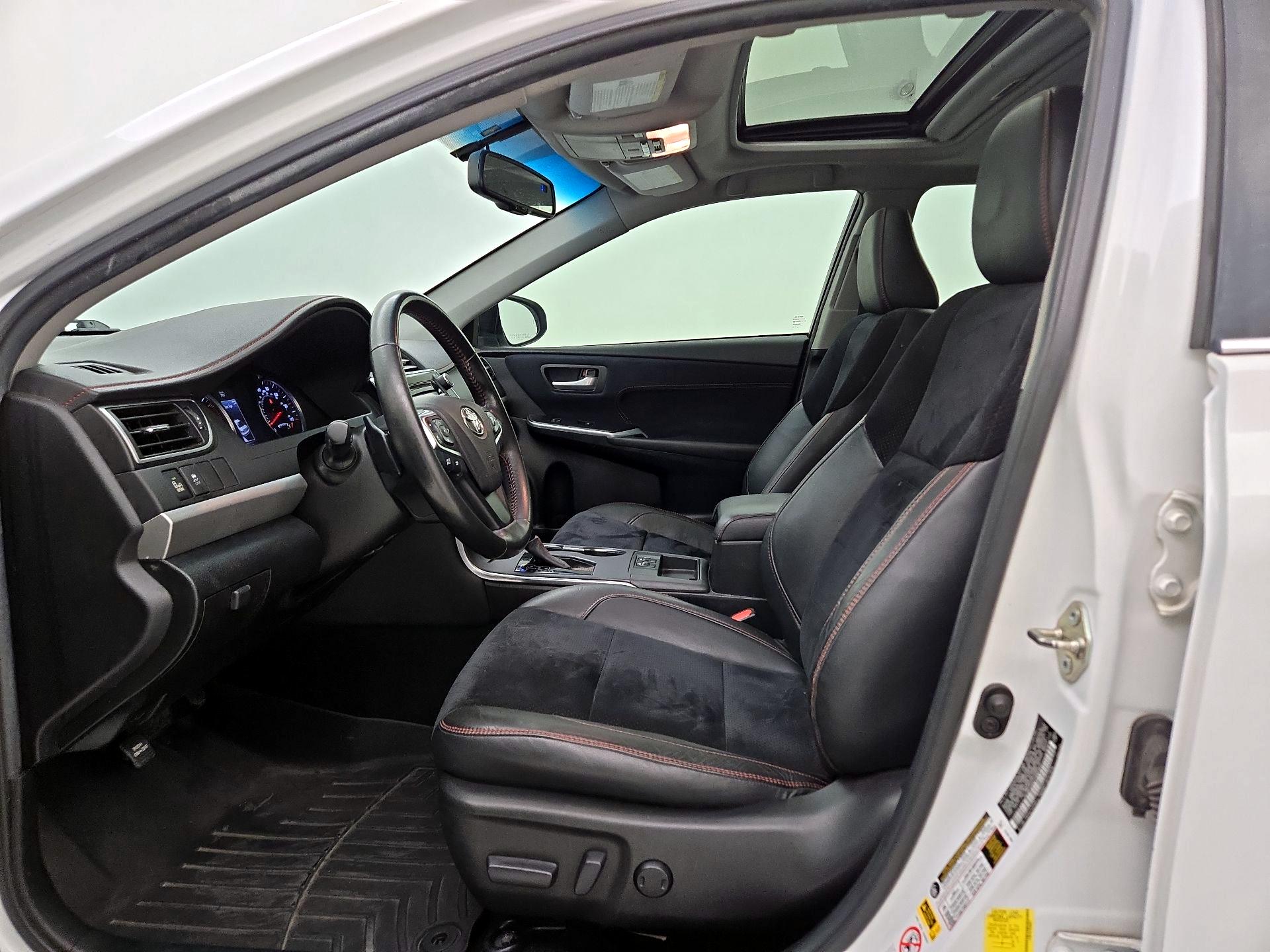 Thumbnail: 2015 Toyota Camry - 11