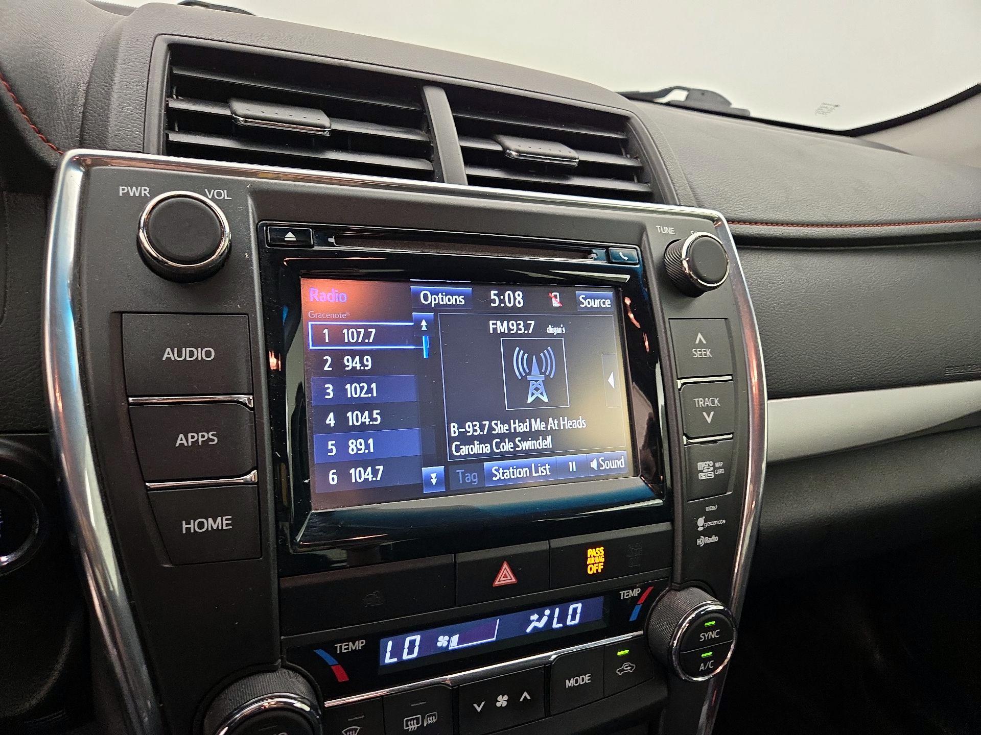 Thumbnail: 2015 Toyota Camry - 16
