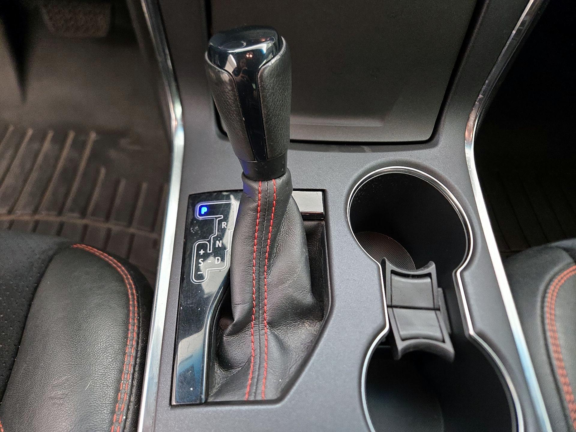 Thumbnail: 2015 Toyota Camry - 18