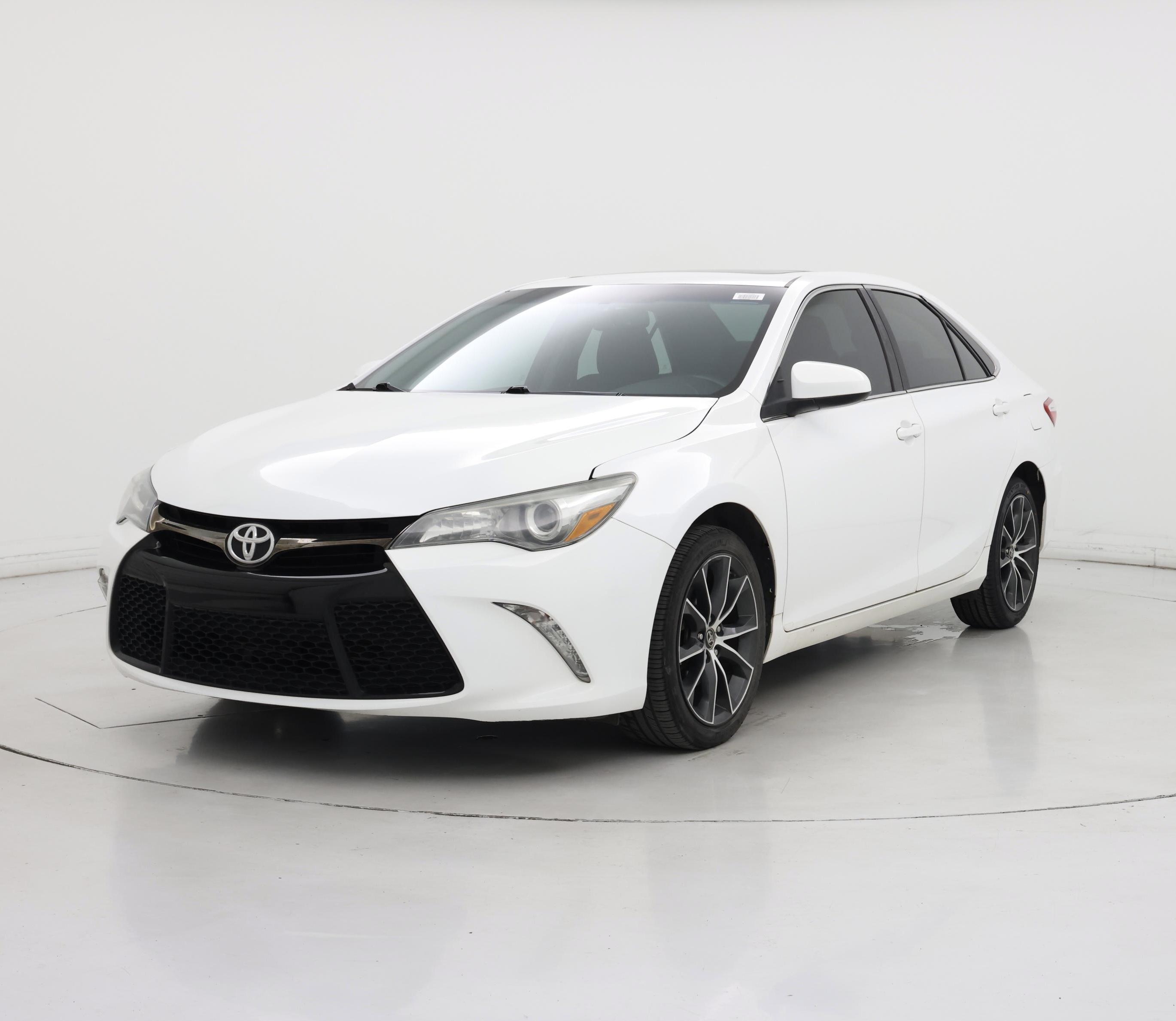 Thumbnail: 2015 Toyota Camry - 4