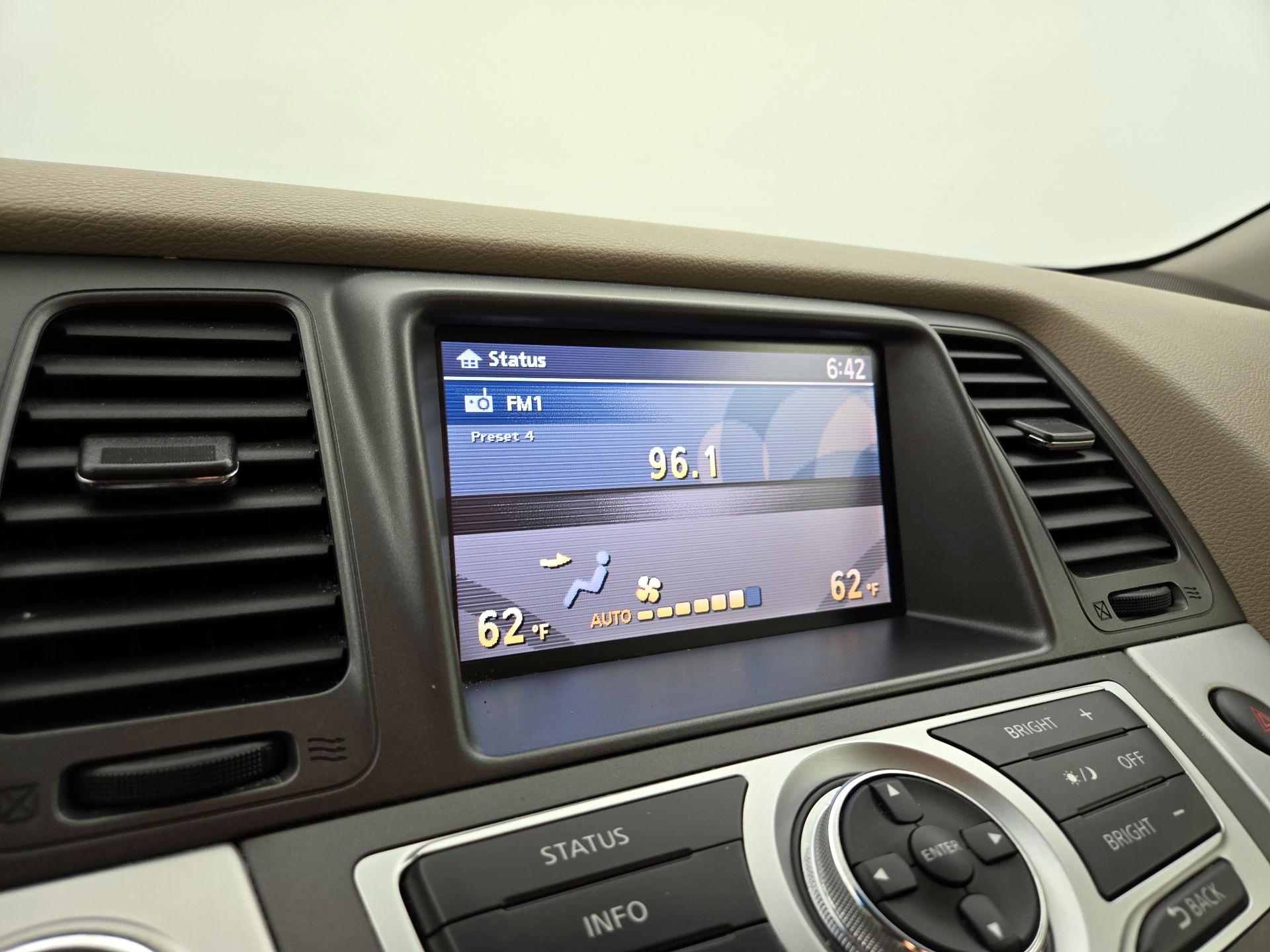 Thumbnail: 2014 Nissan Murano - 15
