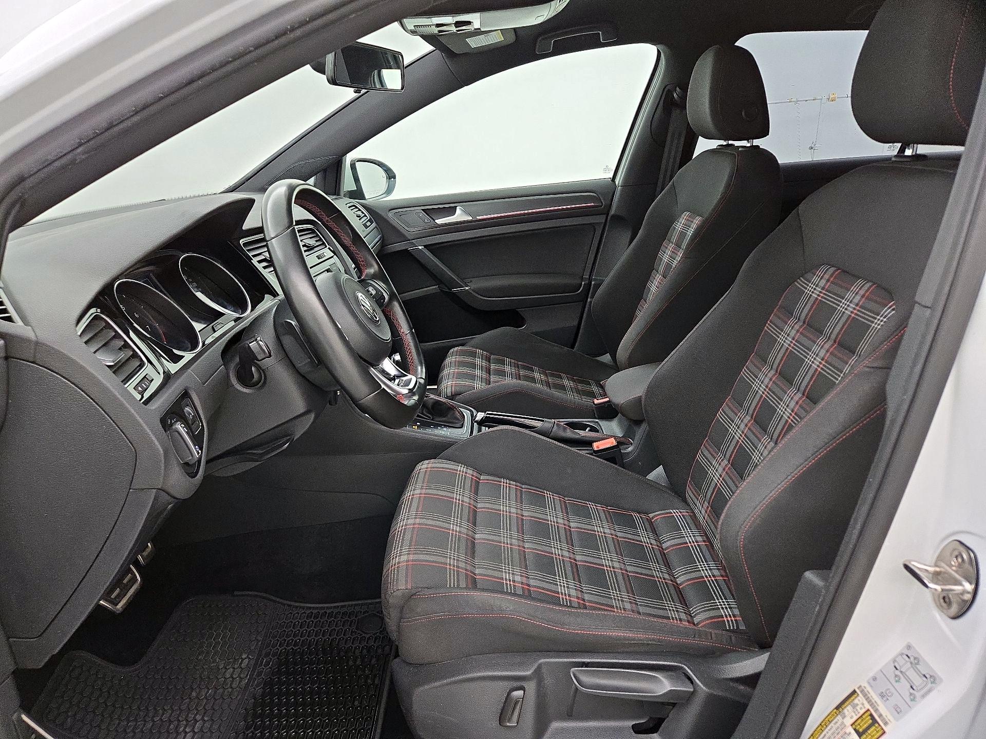 Thumbnail: 2020 Volkswagen Golf - 11