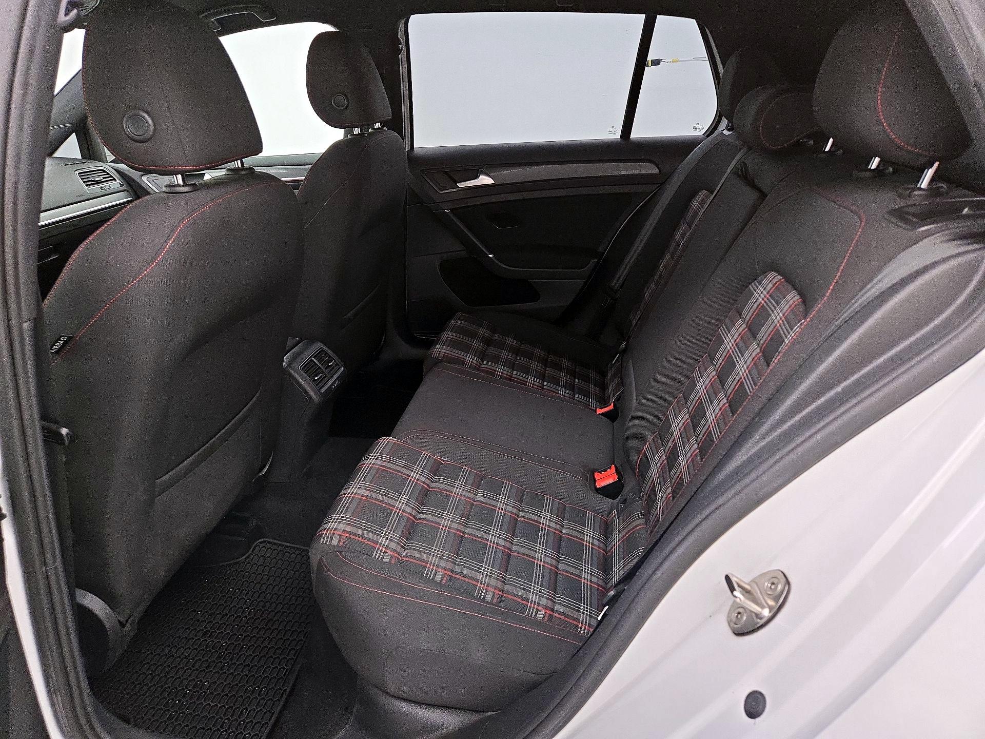 Thumbnail: 2020 Volkswagen Golf - 19
