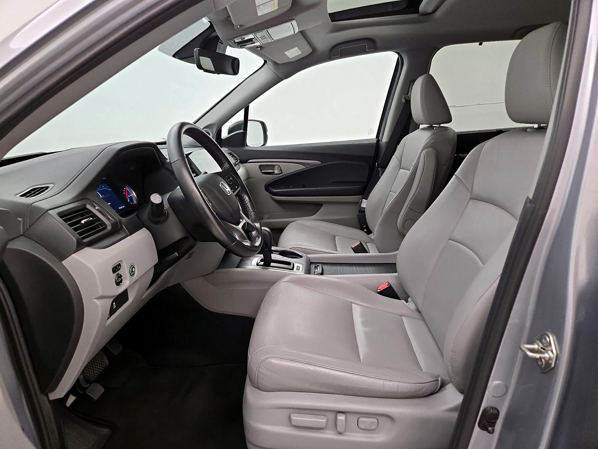 Thumbnail: 2019 Honda Pilot - 11