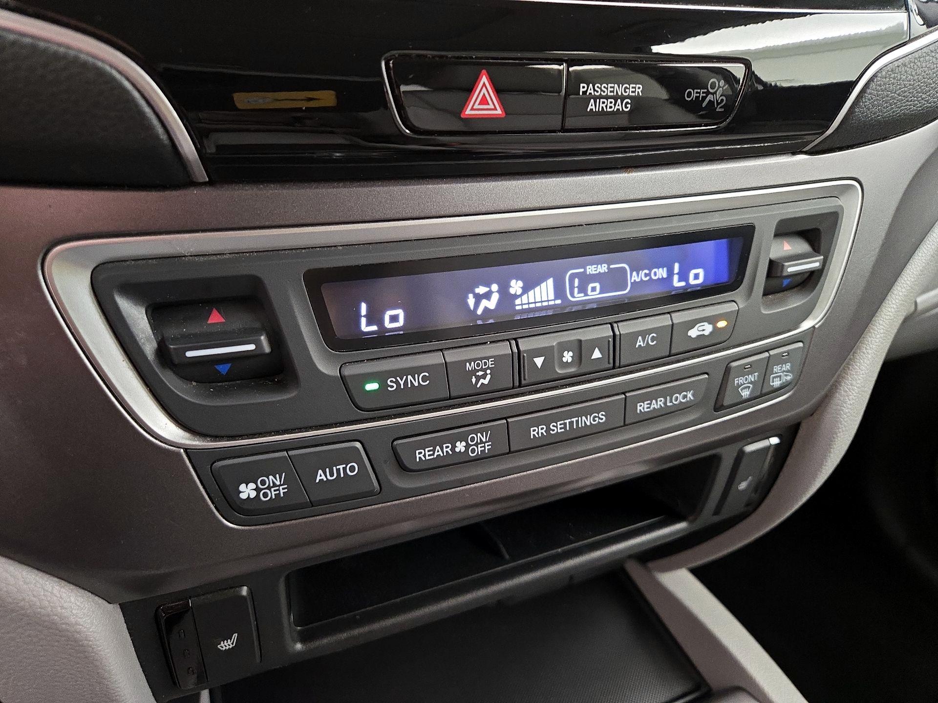 Thumbnail: 2019 Honda Pilot - 16