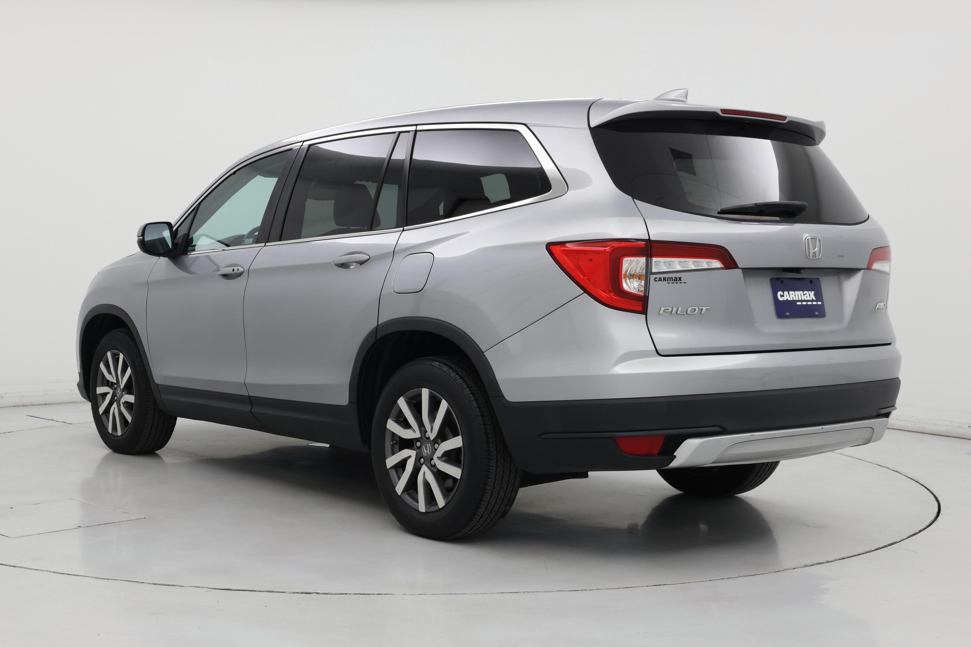 Thumbnail: 2019 Honda Pilot - 2