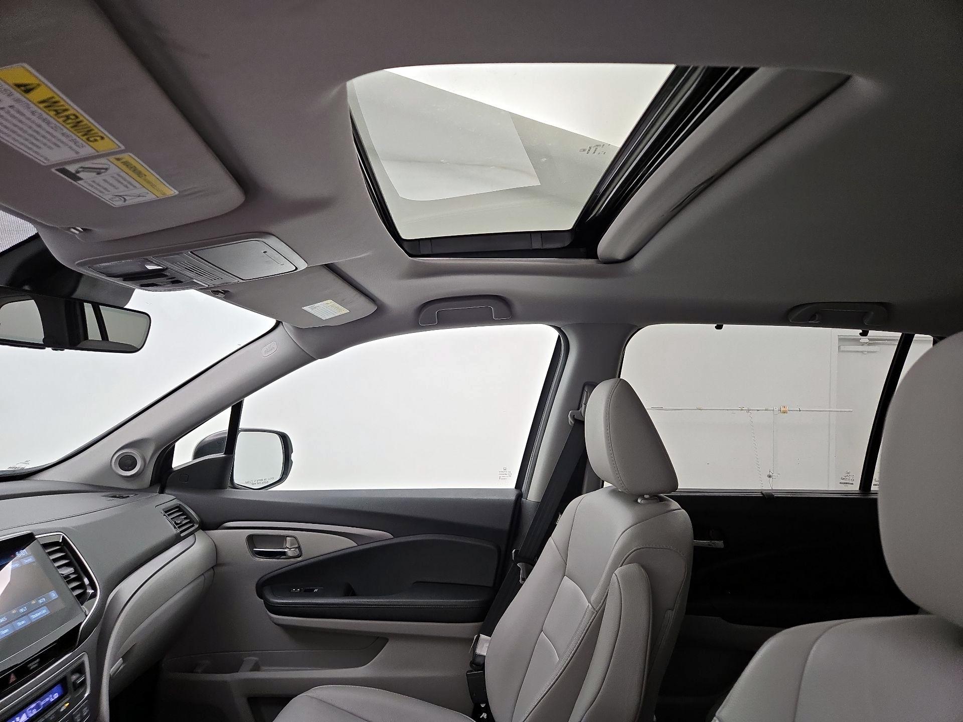 Thumbnail: 2019 Honda Pilot - 19