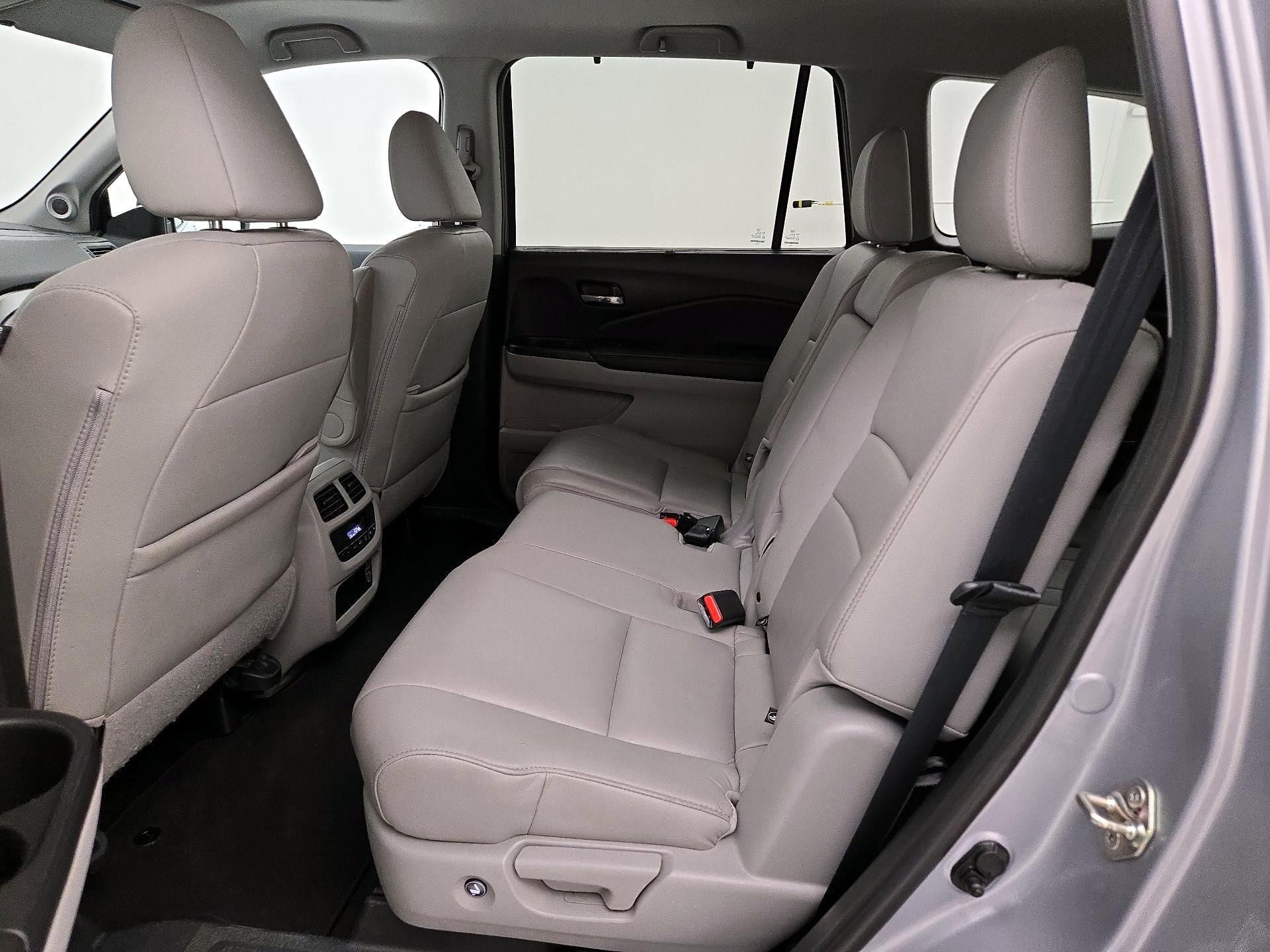 Thumbnail: 2019 Honda Pilot - 20