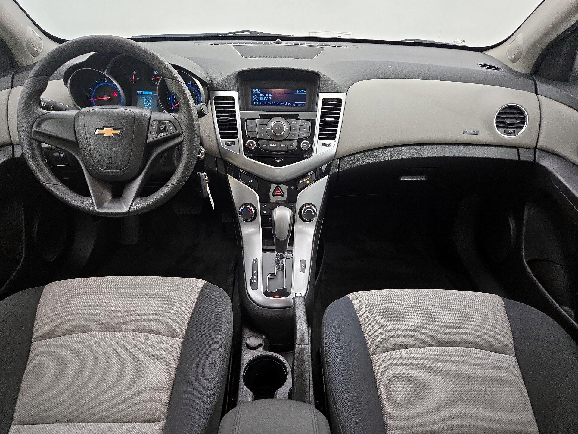 Thumbnail: 2016 Chevrolet Cruze - 9