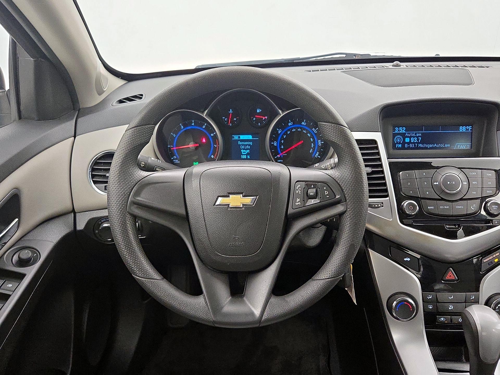 Thumbnail: 2016 Chevrolet Cruze - 10