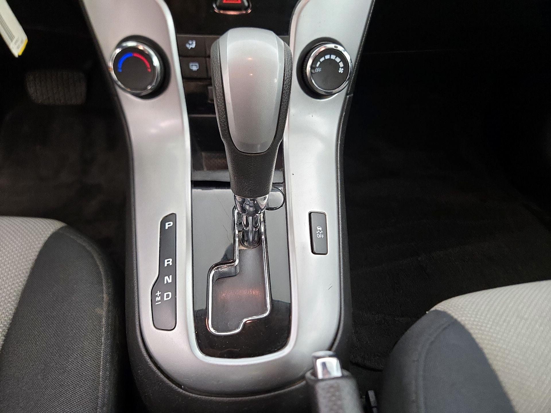 Thumbnail: 2016 Chevrolet Cruze - 16