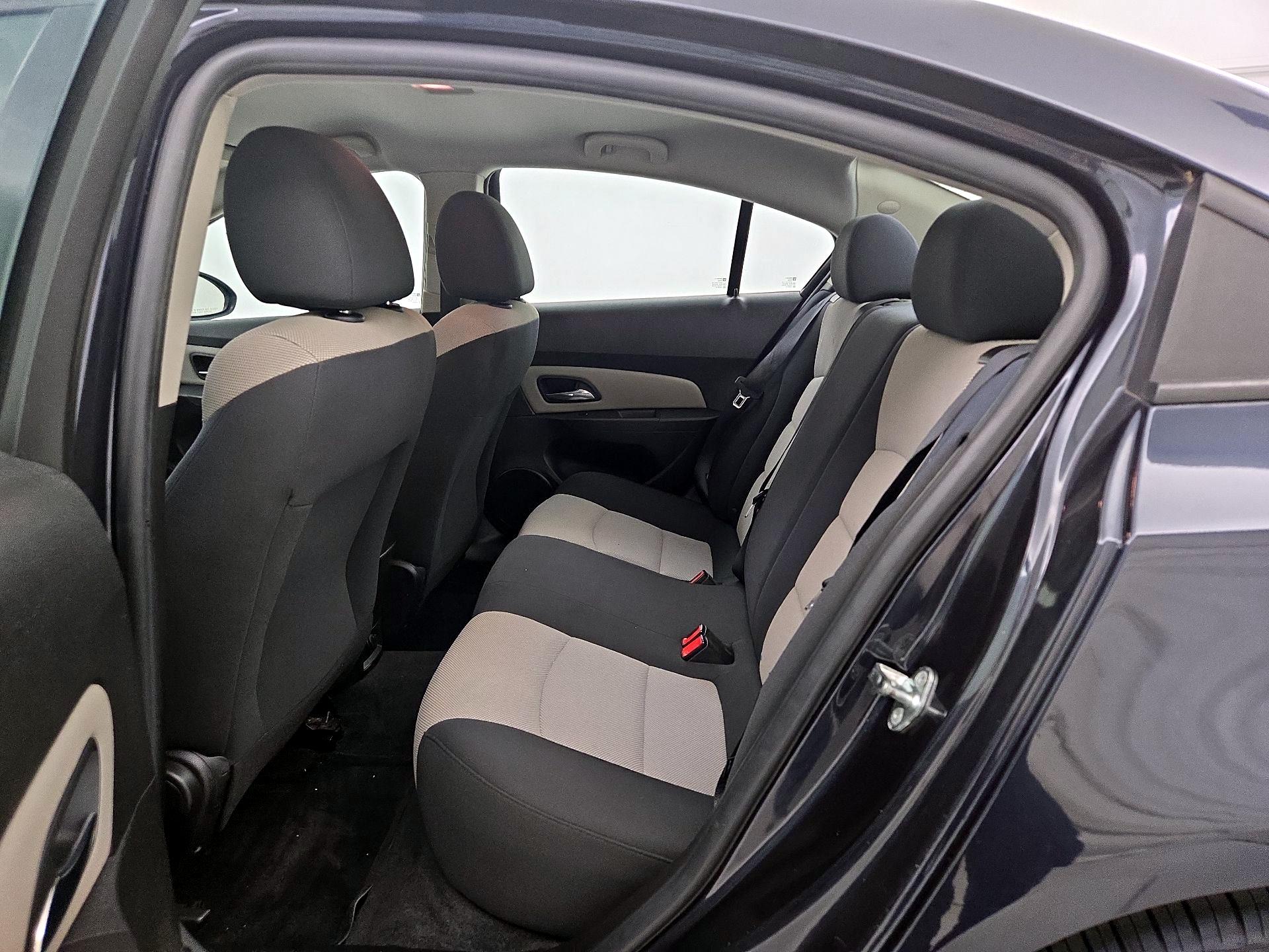 Thumbnail: 2016 Chevrolet Cruze - 18