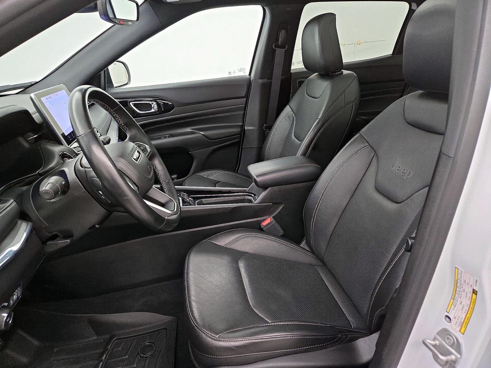 Thumbnail: 2022 Jeep Compass - 11