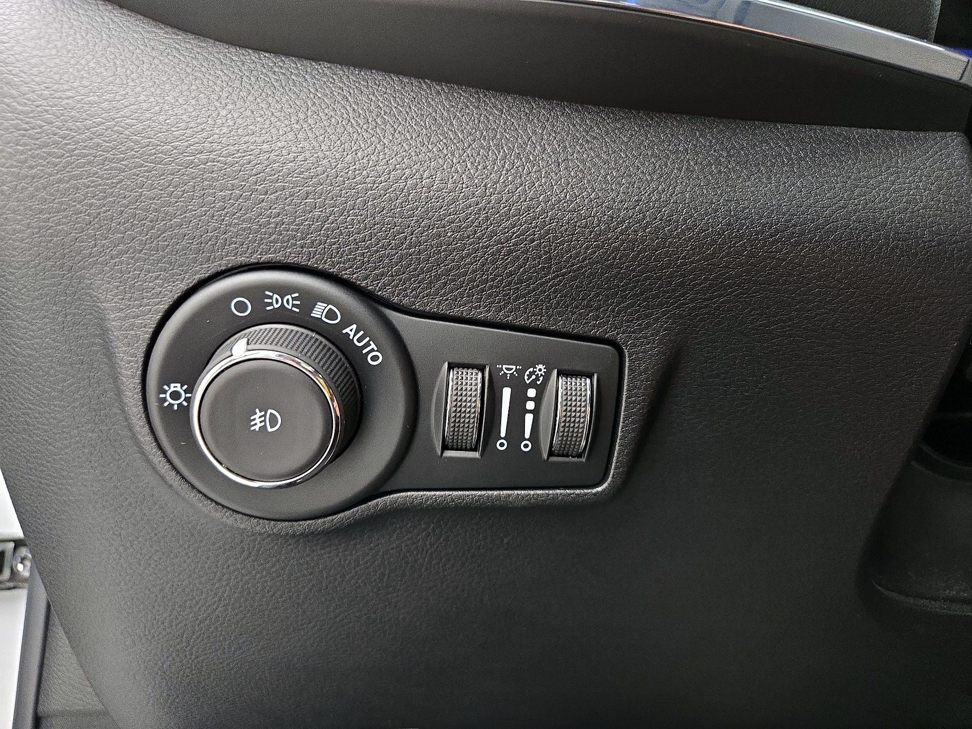 Thumbnail: 2022 Jeep Compass - 13