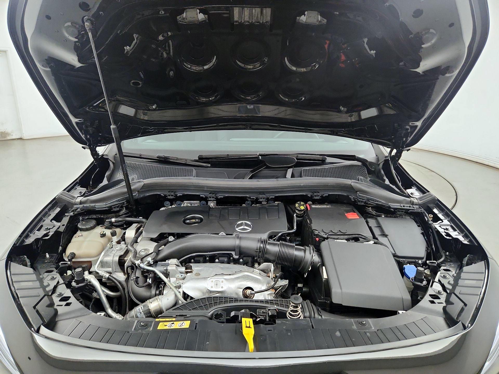 Thumbnail: 2021 Mercedes-Benz GLA - 20