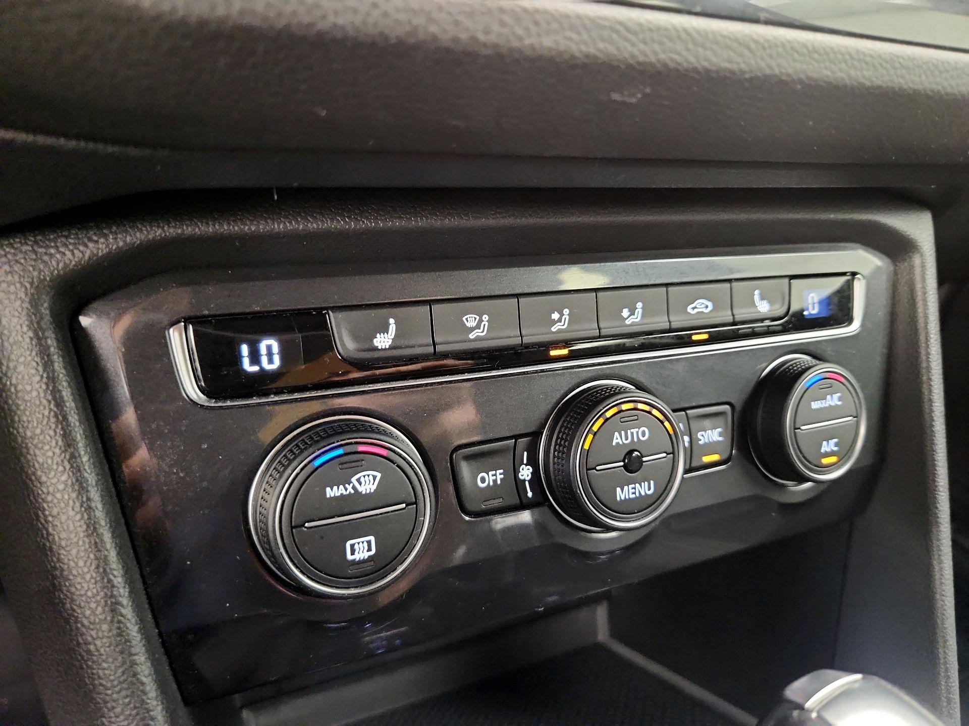 Thumbnail: 2019 Volkswagen Tiguan - 17