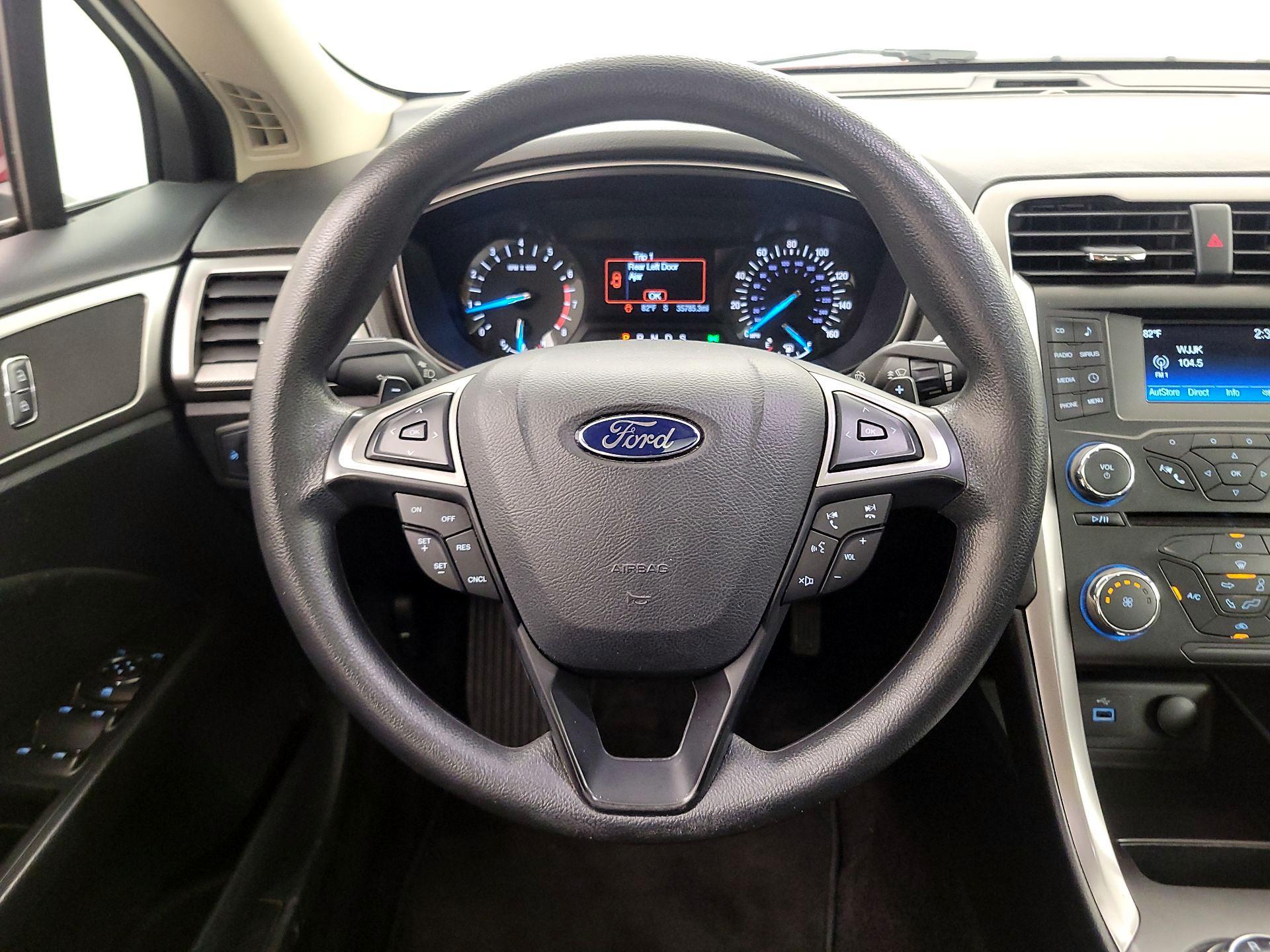 Thumbnail: 2017 Ford Fusion - 10