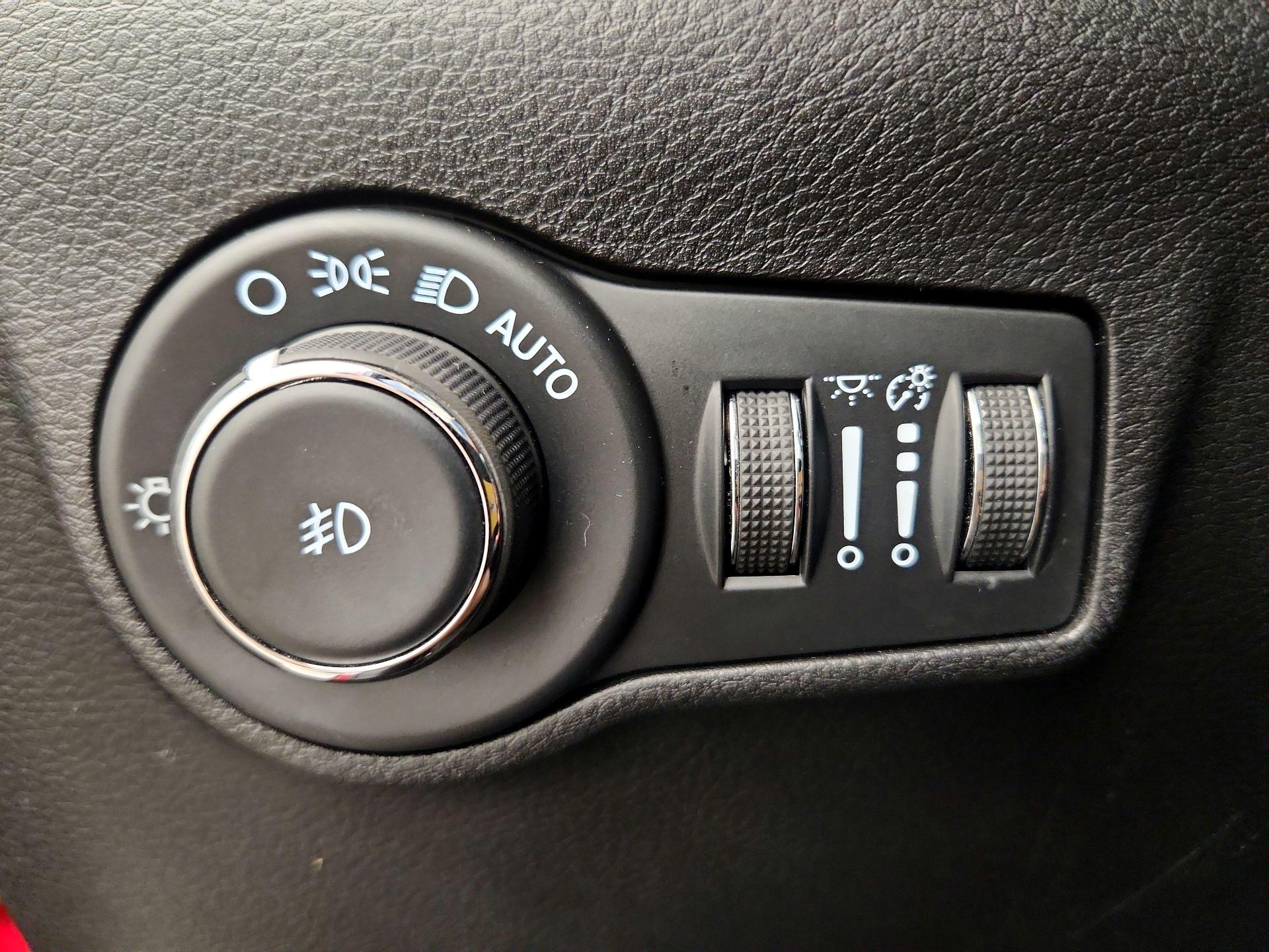 Thumbnail: 2022 Jeep Compass - 11