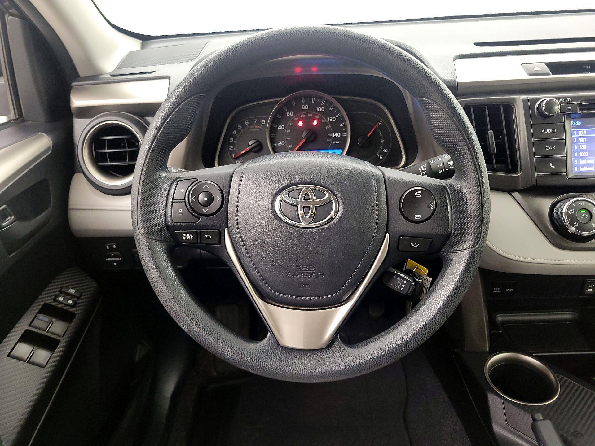 Thumbnail: 2015 Toyota RAV4 - 10