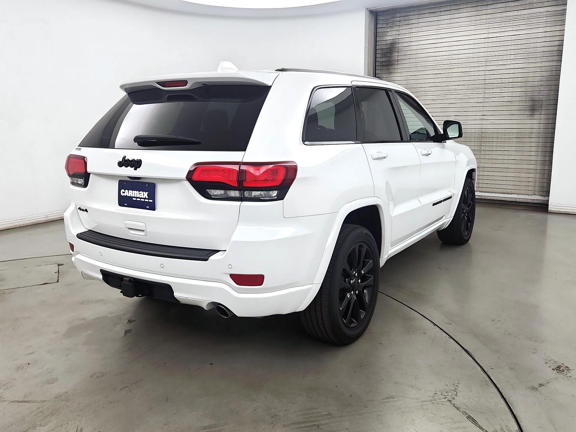 Thumbnail: 2022 Jeep Grand Cherokee - 5