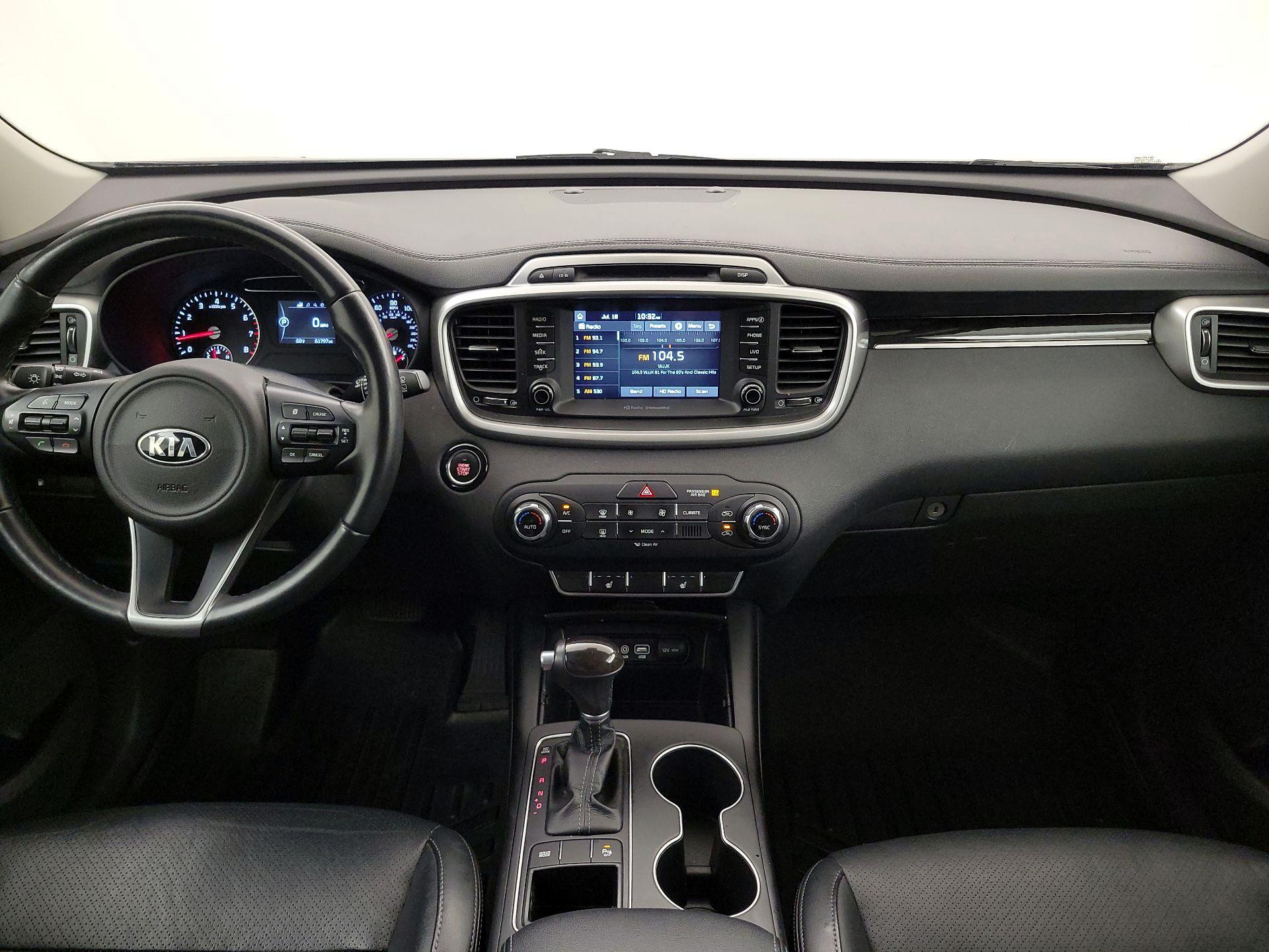 Thumbnail: 2017 Kia Sorento - 9
