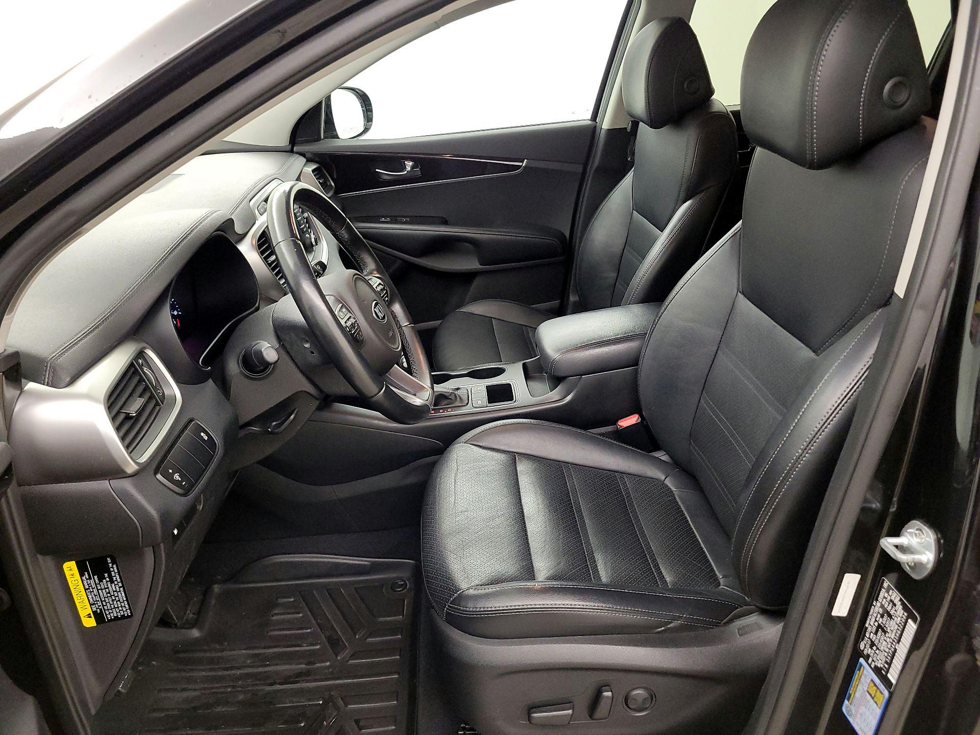 Thumbnail: 2017 Kia Sorento - 11
