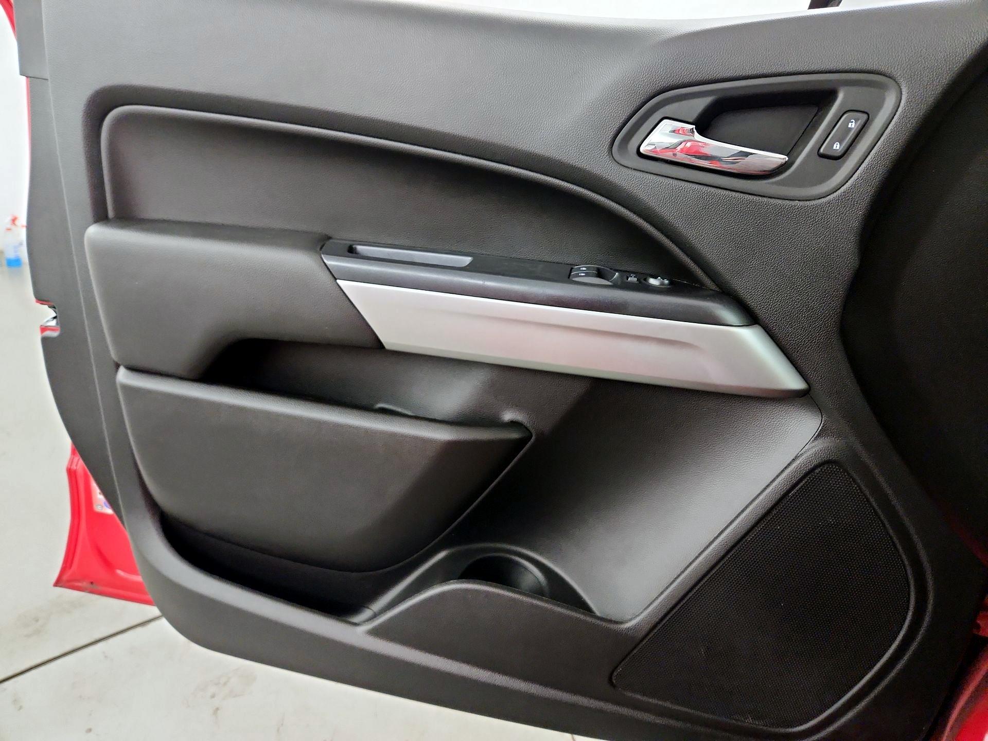 Thumbnail: 2019 Chevrolet Colorado - 12