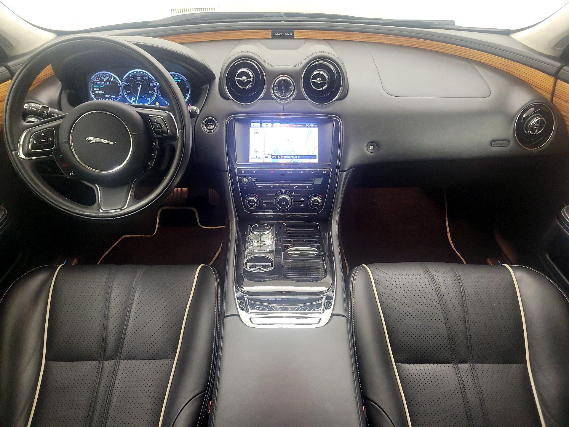 Thumbnail: 2014 Jaguar XJ - 9