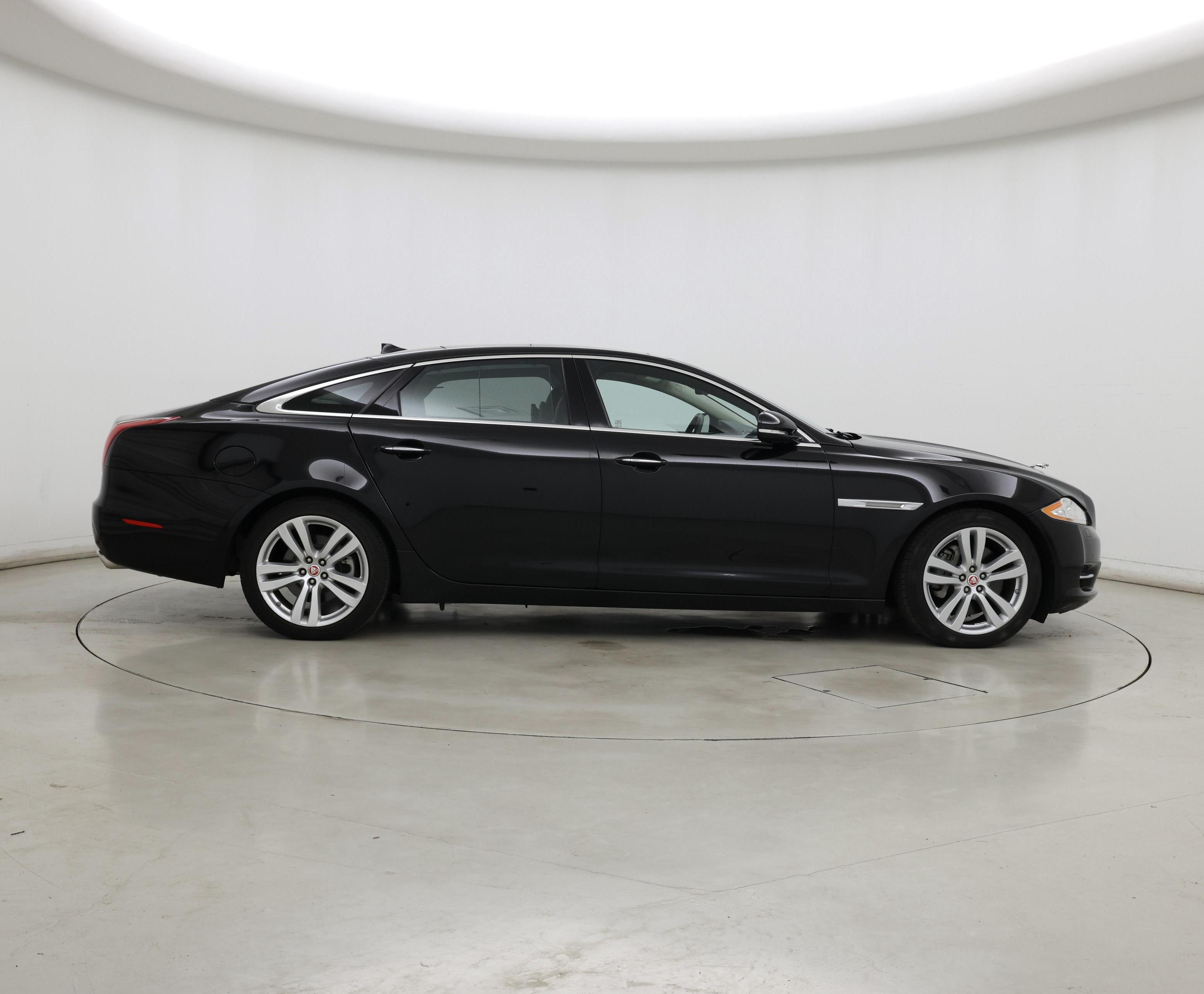 Thumbnail: 2014 Jaguar XJ - 7