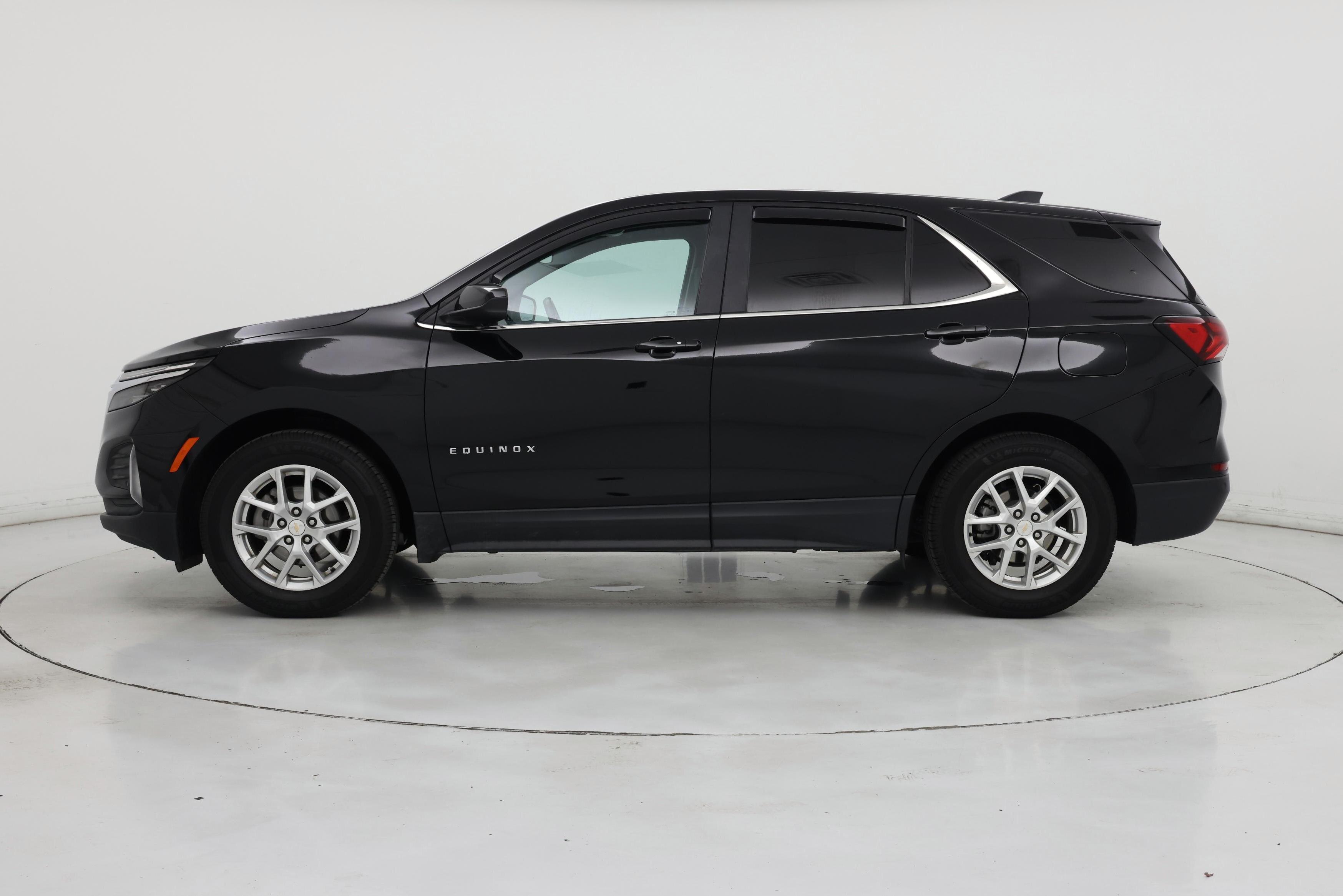 Thumbnail: 2023 Chevrolet Equinox - 3
