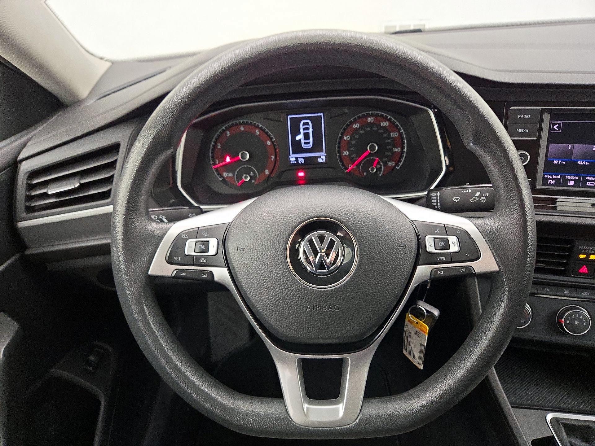 Thumbnail: 2019 Volkswagen Jetta - 10
