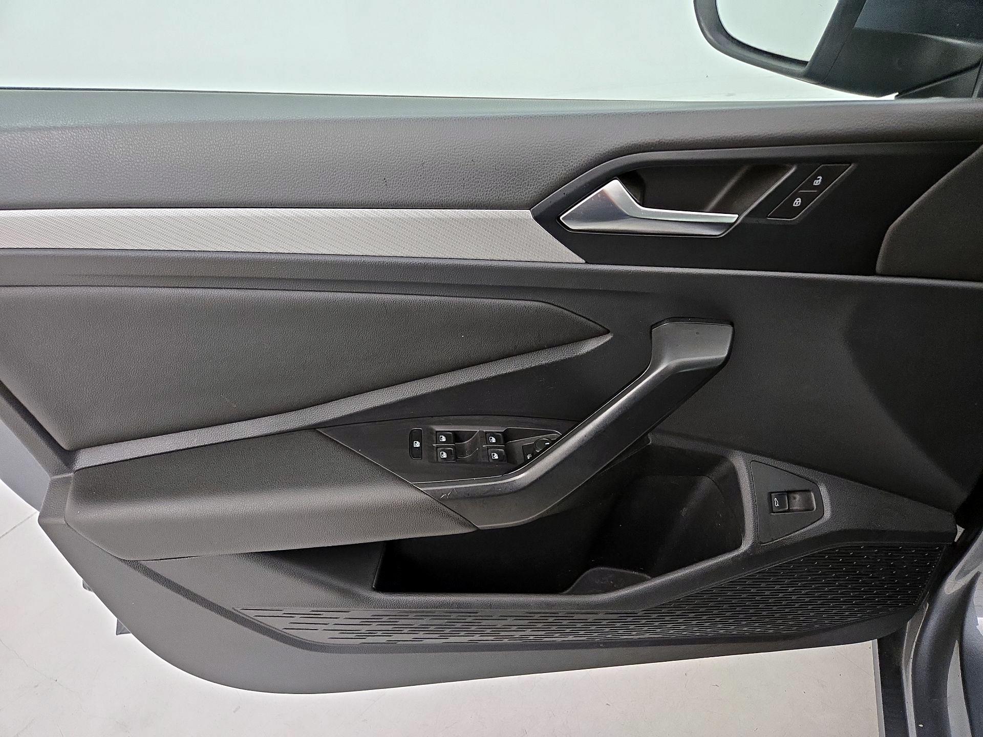 Thumbnail: 2019 Volkswagen Jetta - 12