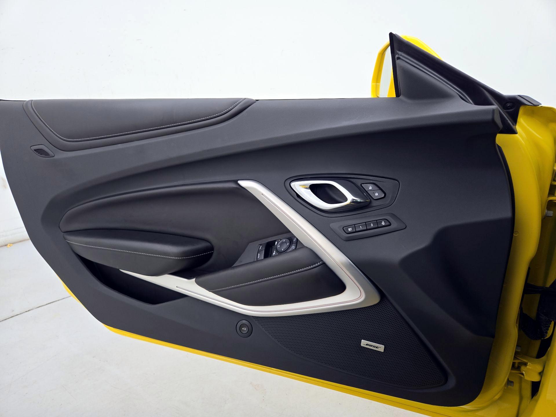 Thumbnail: 2017 Chevrolet Camaro - 12
