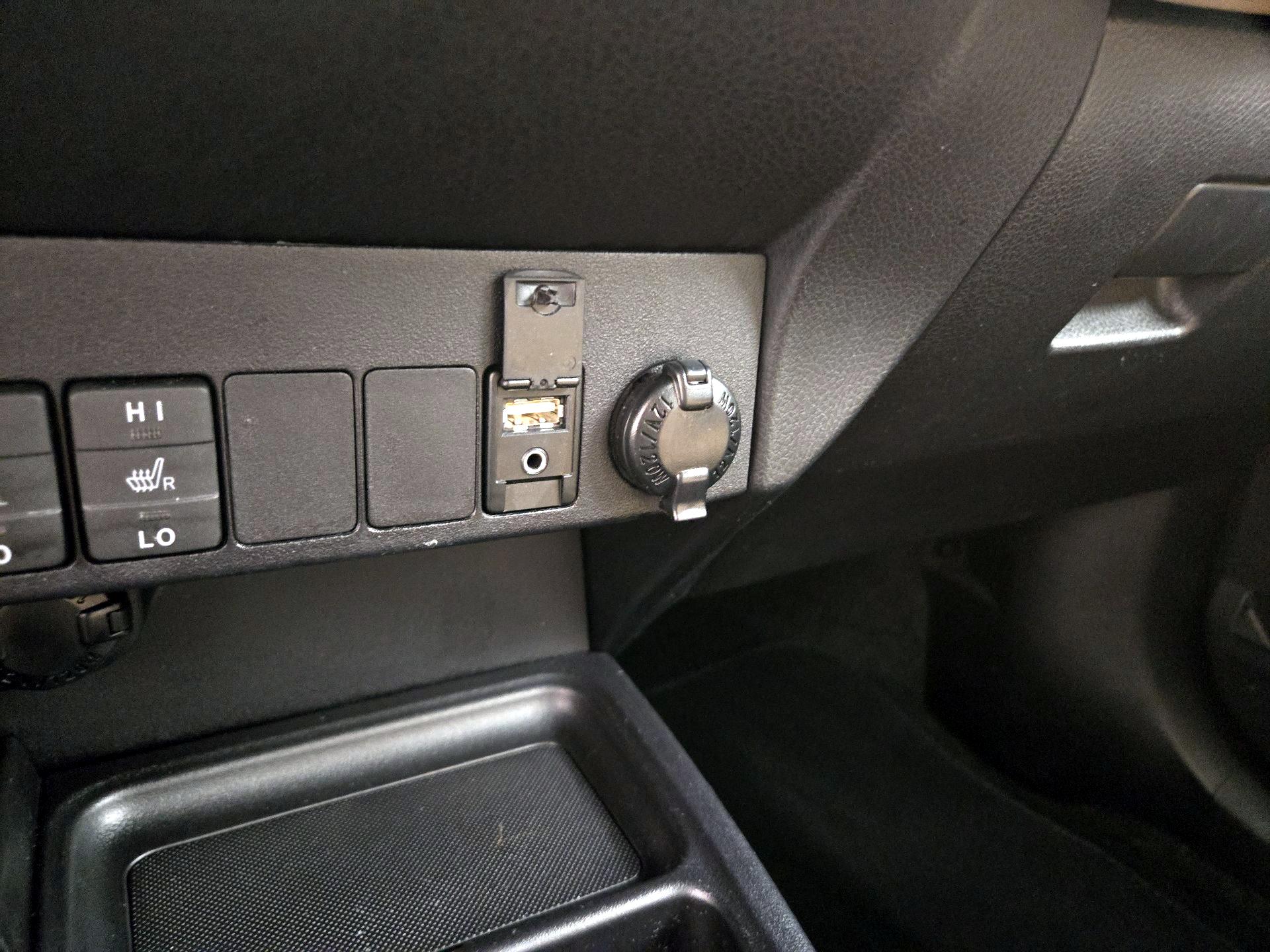 Thumbnail: 2014 Toyota RAV4 - 18