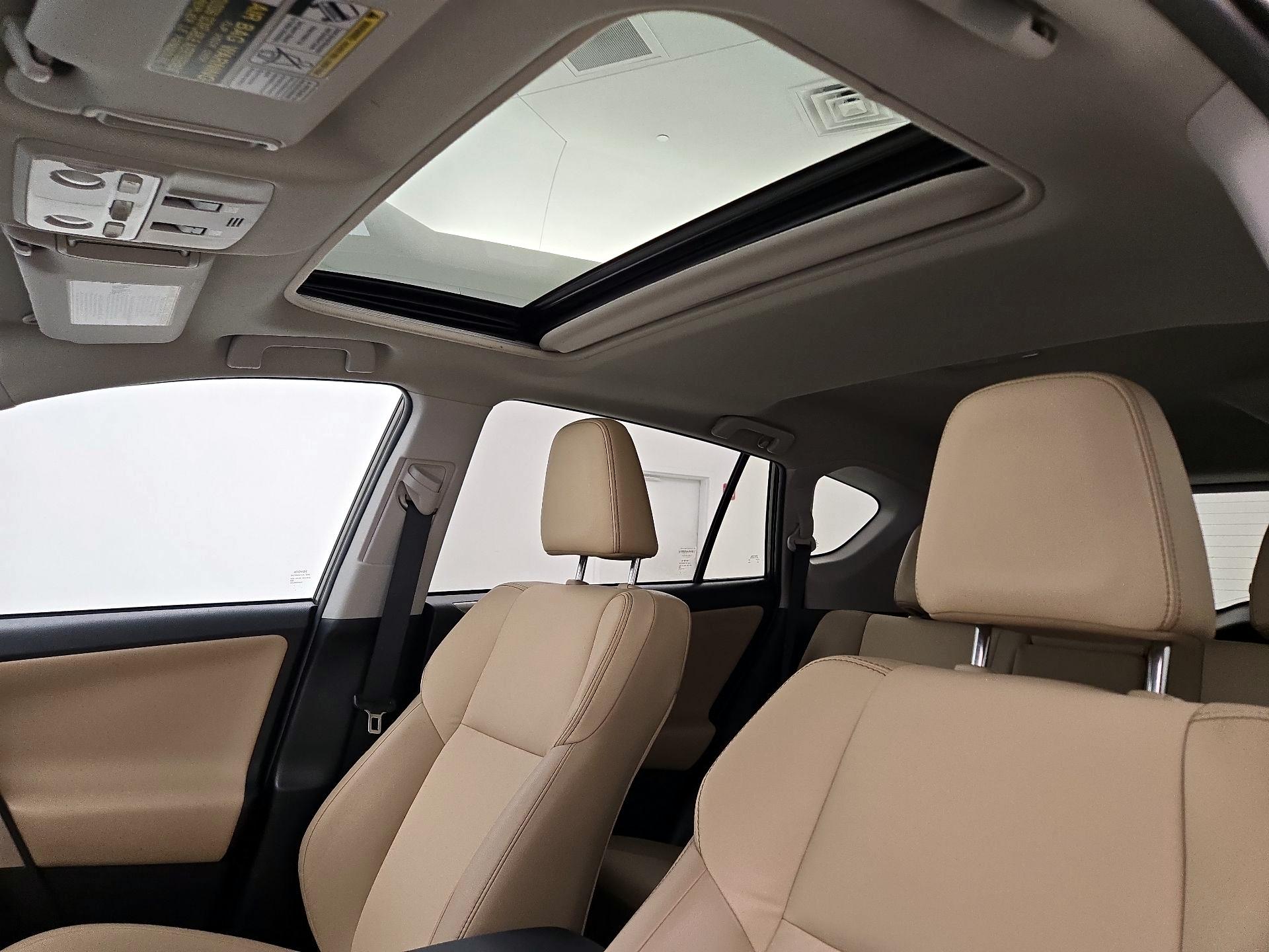 Thumbnail: 2014 Toyota RAV4 - 19