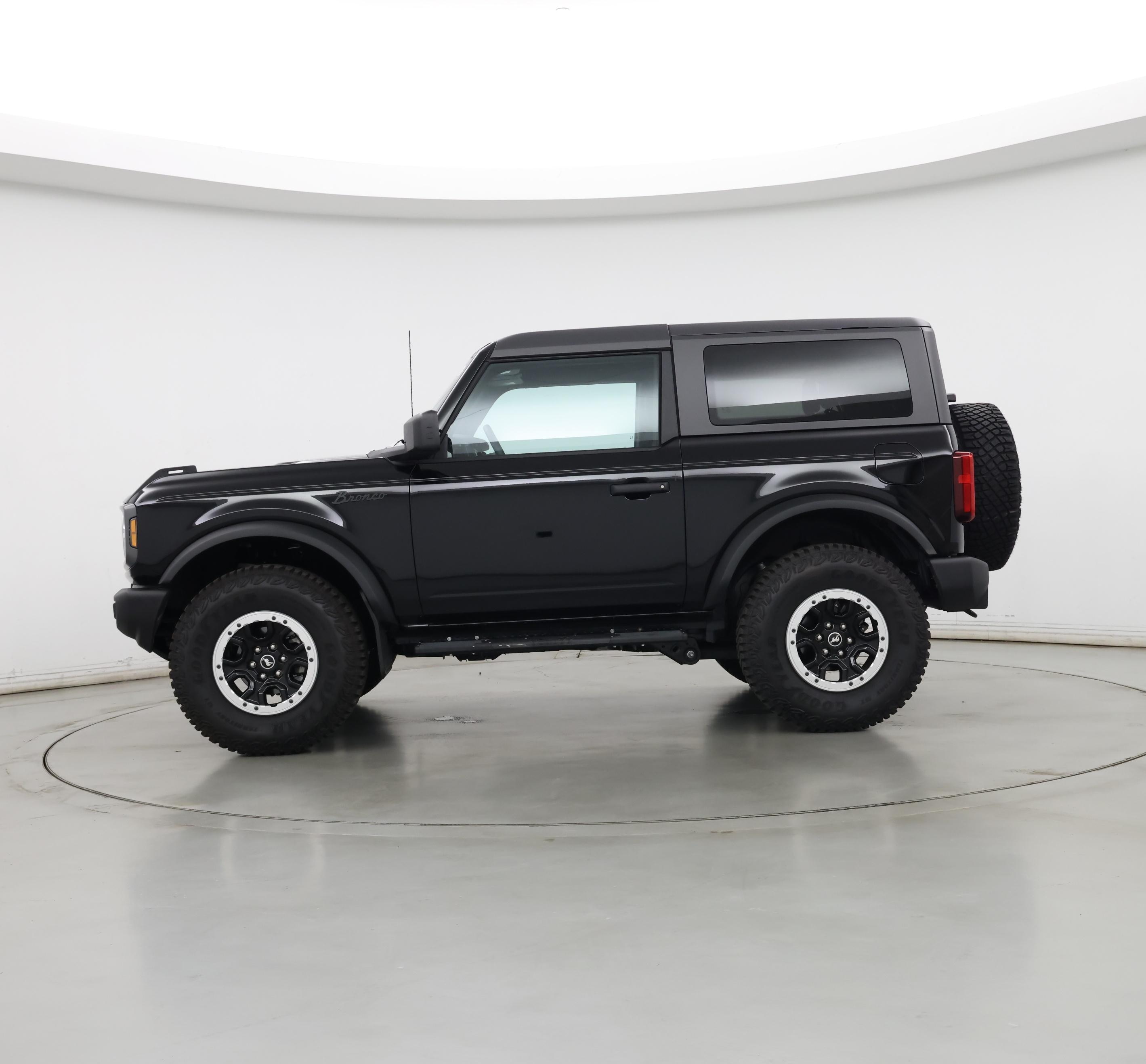 Thumbnail: 2023 Ford Bronco - 3