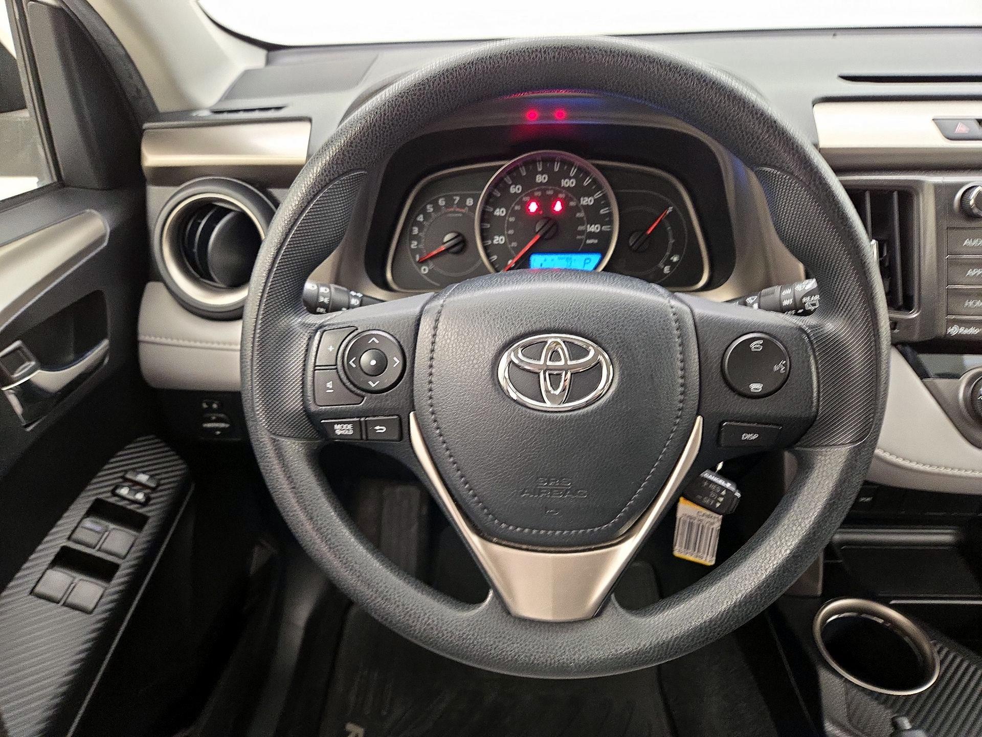 Thumbnail: 2015 Toyota RAV4 - 10