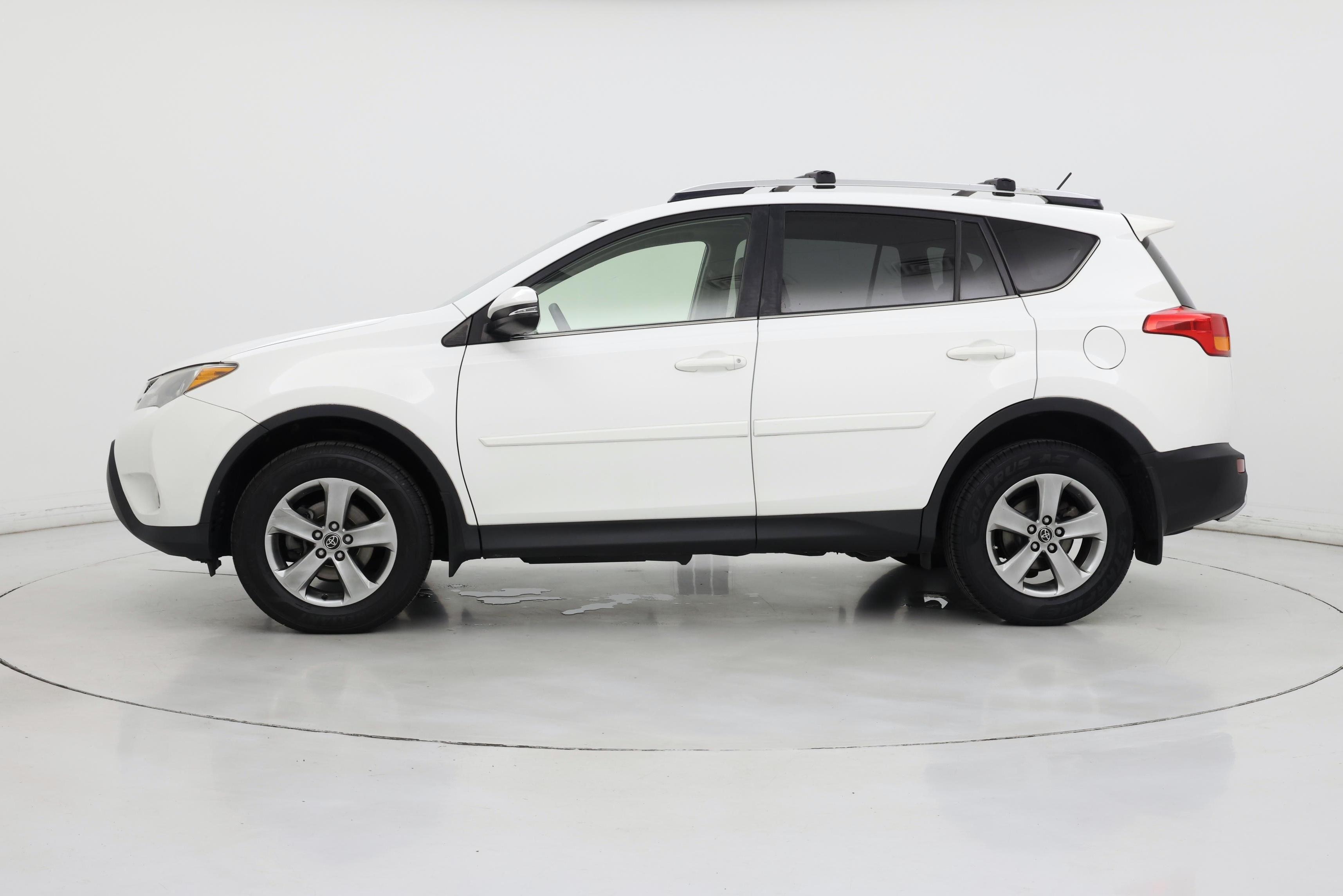 Thumbnail: 2015 Toyota RAV4 - 3