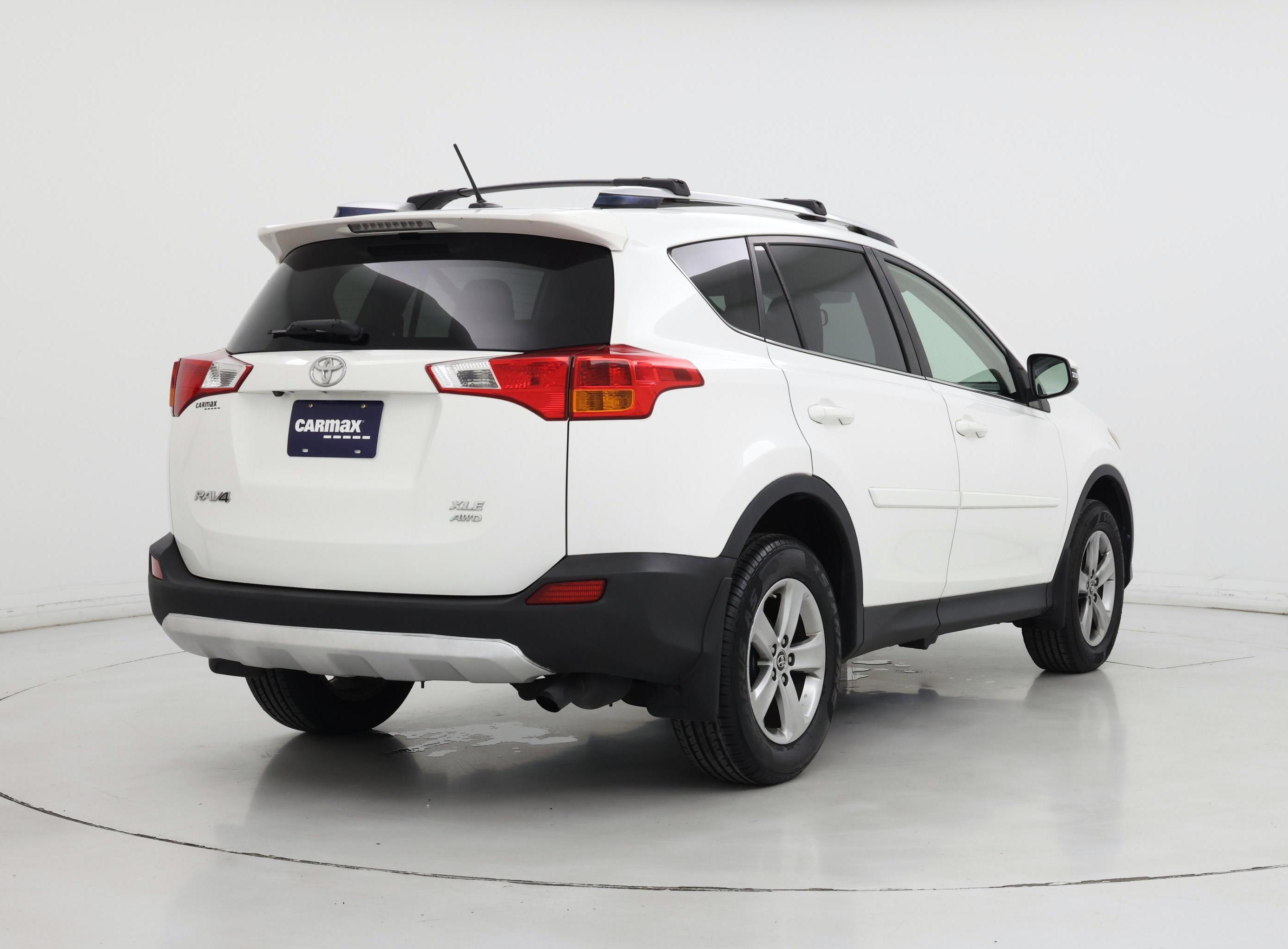 Thumbnail: 2015 Toyota RAV4 - 8
