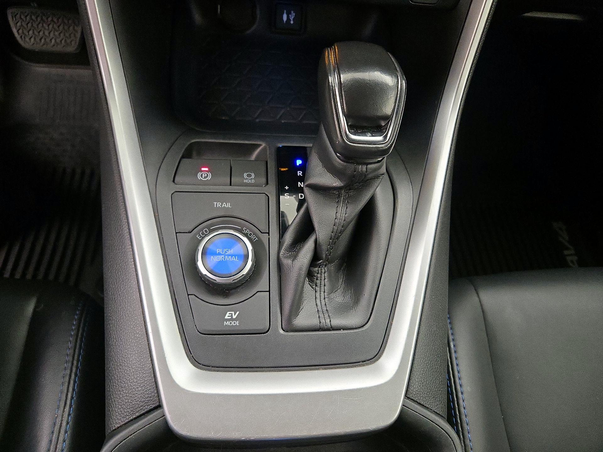 Thumbnail: 2019 Toyota RAV4 - 17