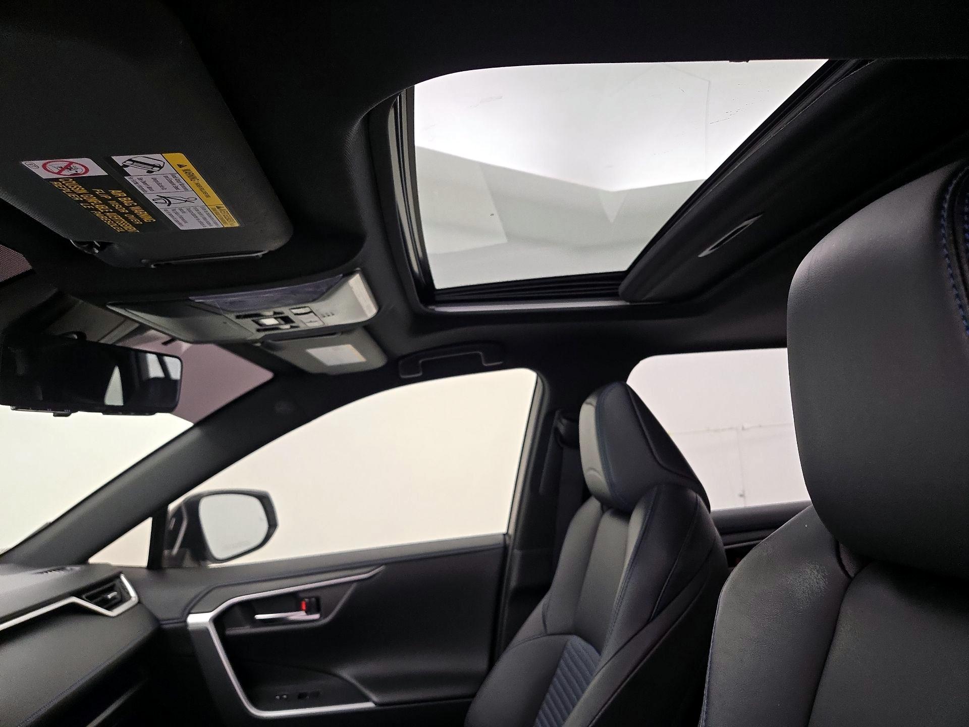 Thumbnail: 2019 Toyota RAV4 - 19