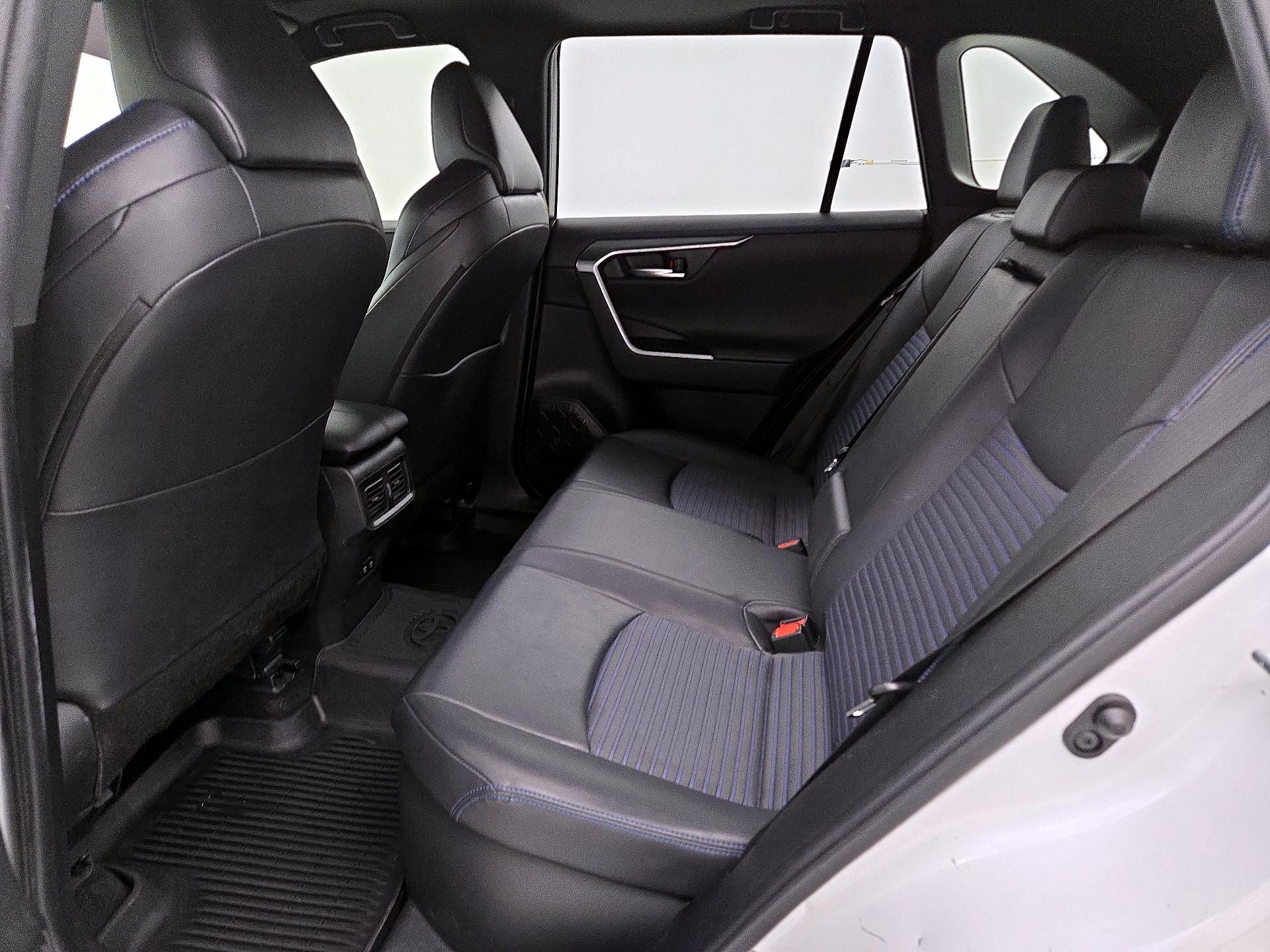 Thumbnail: 2019 Toyota RAV4 - 20