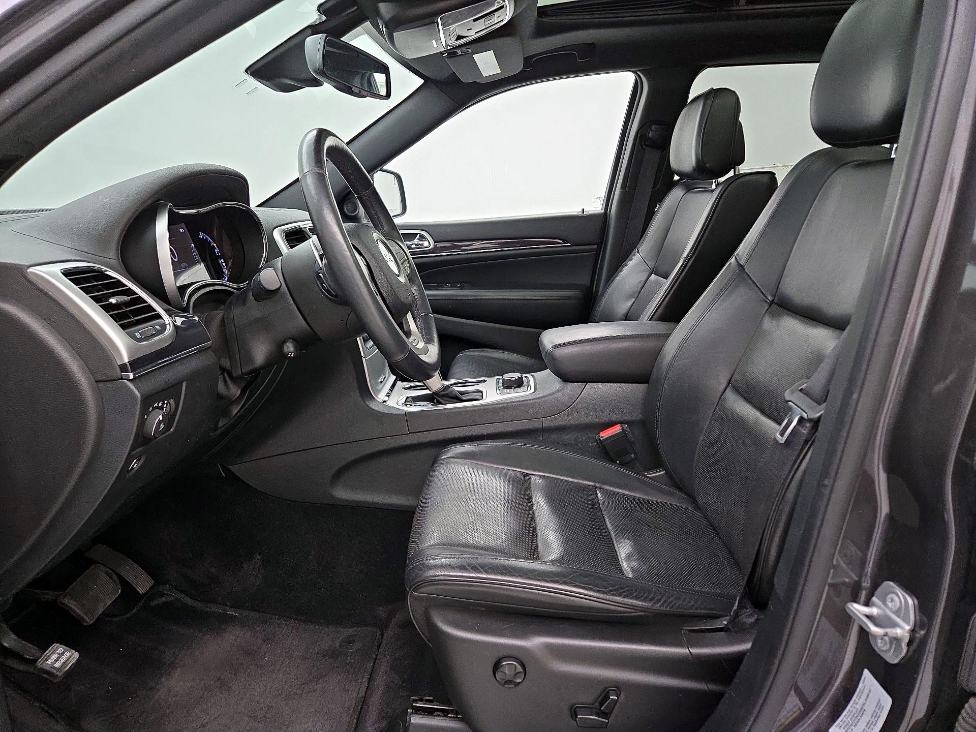 Thumbnail: 2016 Jeep Grand Cherokee - 11