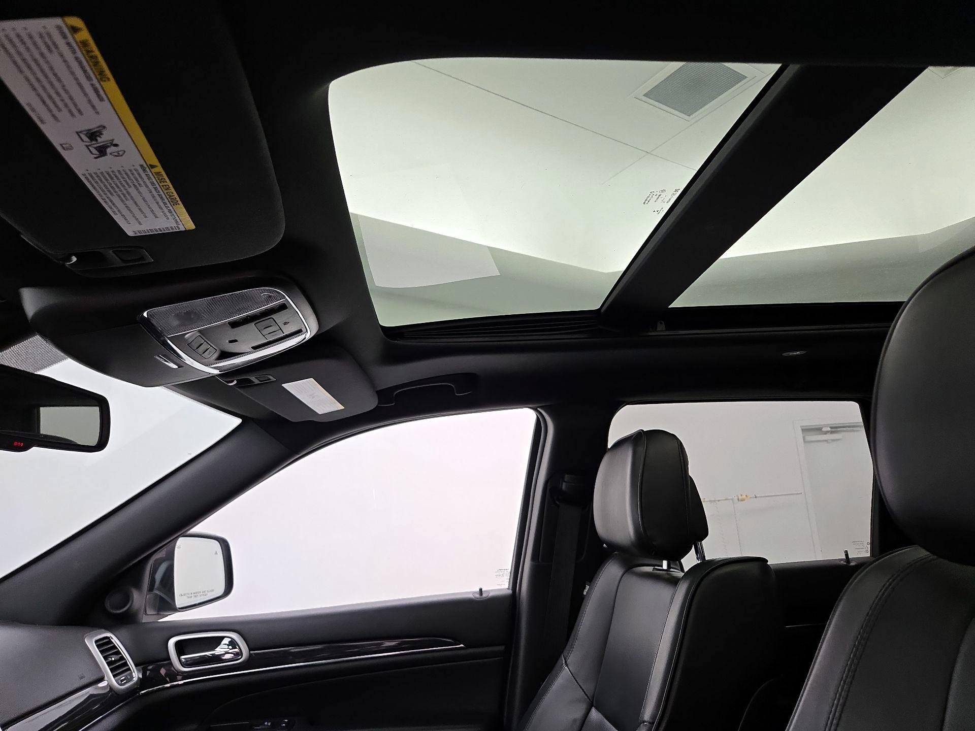 Thumbnail: 2016 Jeep Grand Cherokee - 20