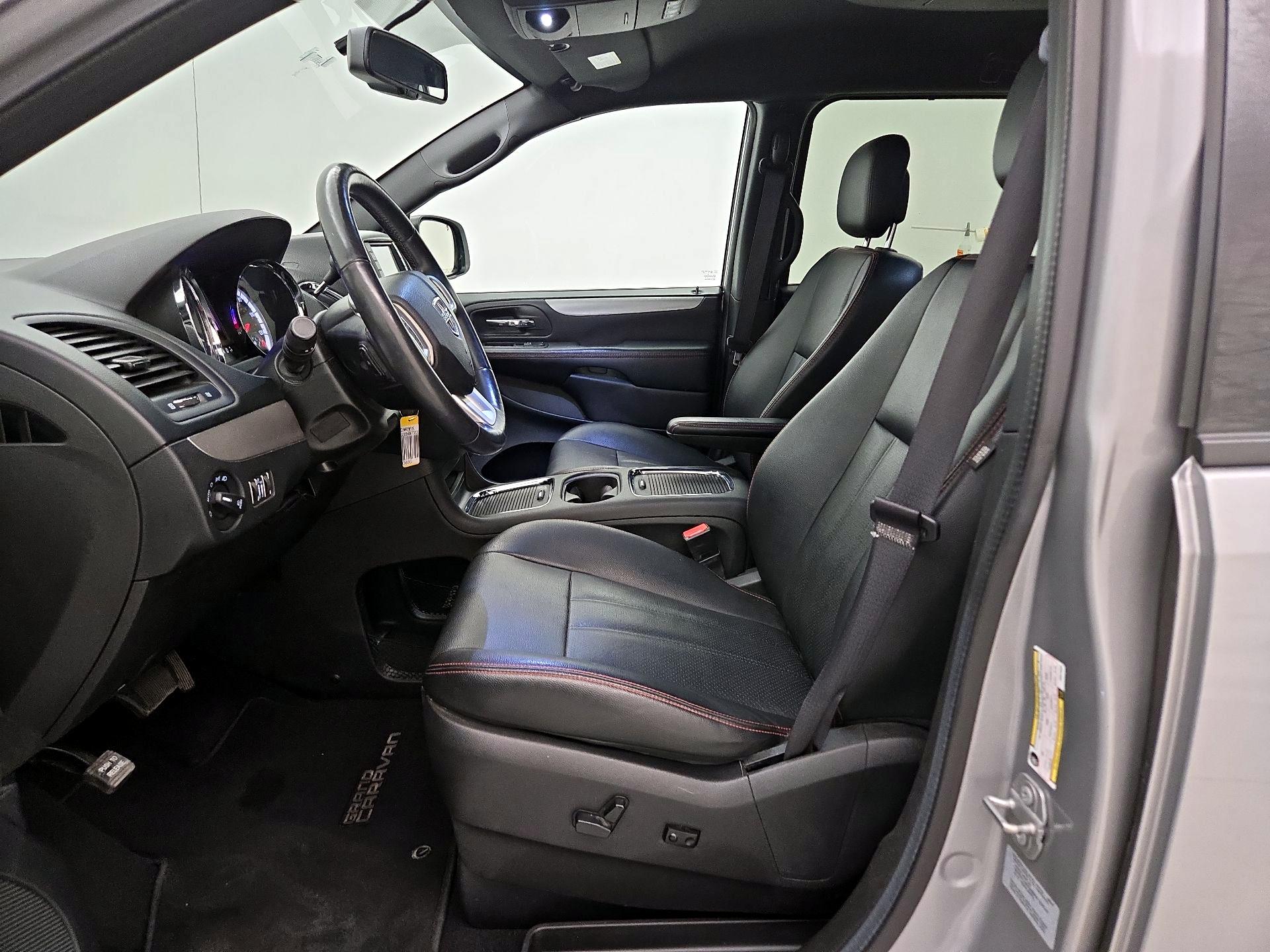 Thumbnail: 2017 Dodge Grand Caravan - 11