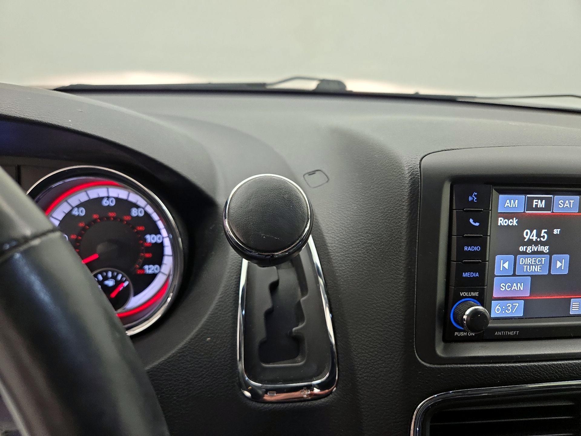 Thumbnail: 2017 Dodge Grand Caravan - 17