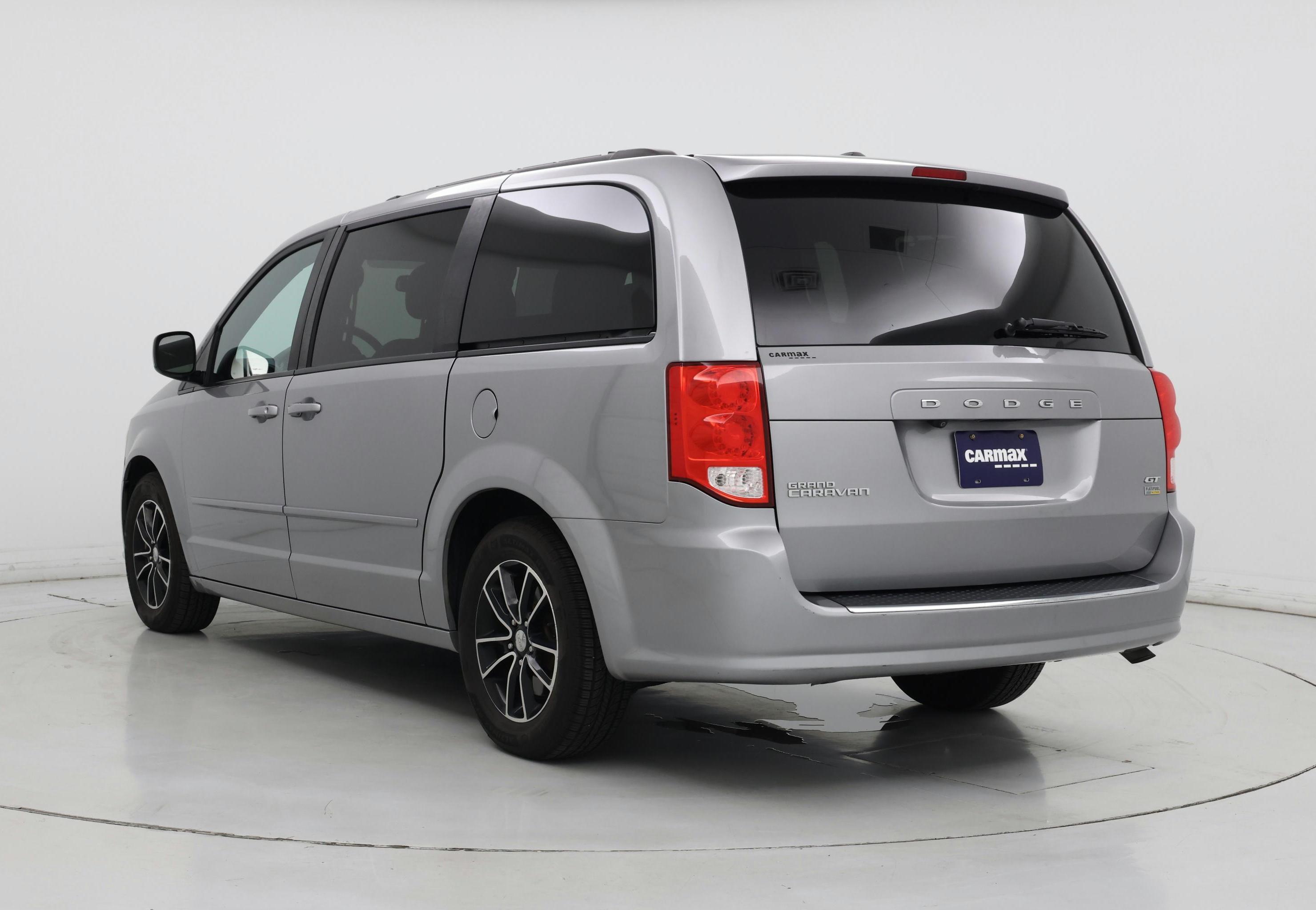 Thumbnail: 2017 Dodge Grand Caravan - 2