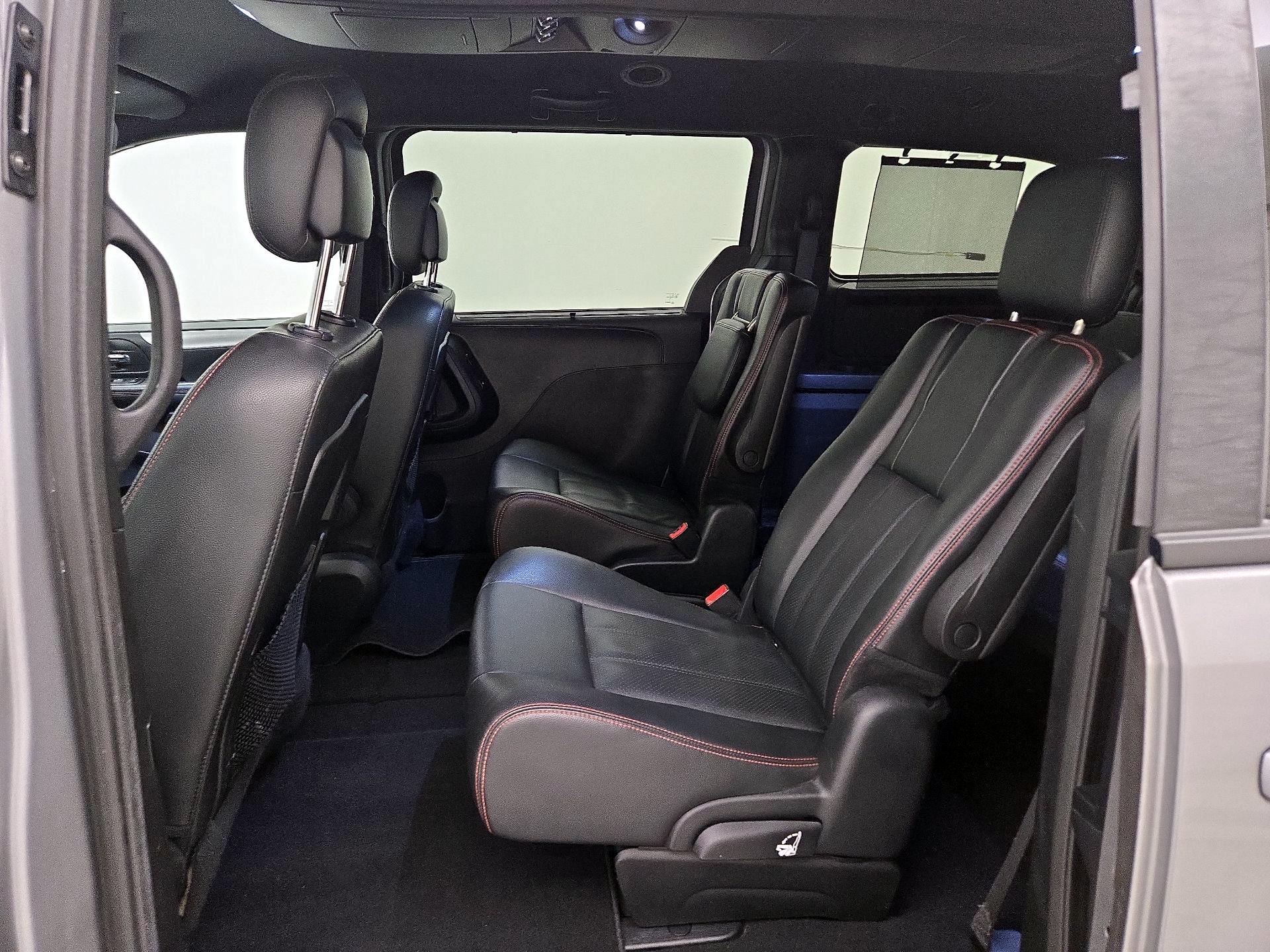 Thumbnail: 2017 Dodge Grand Caravan - 19