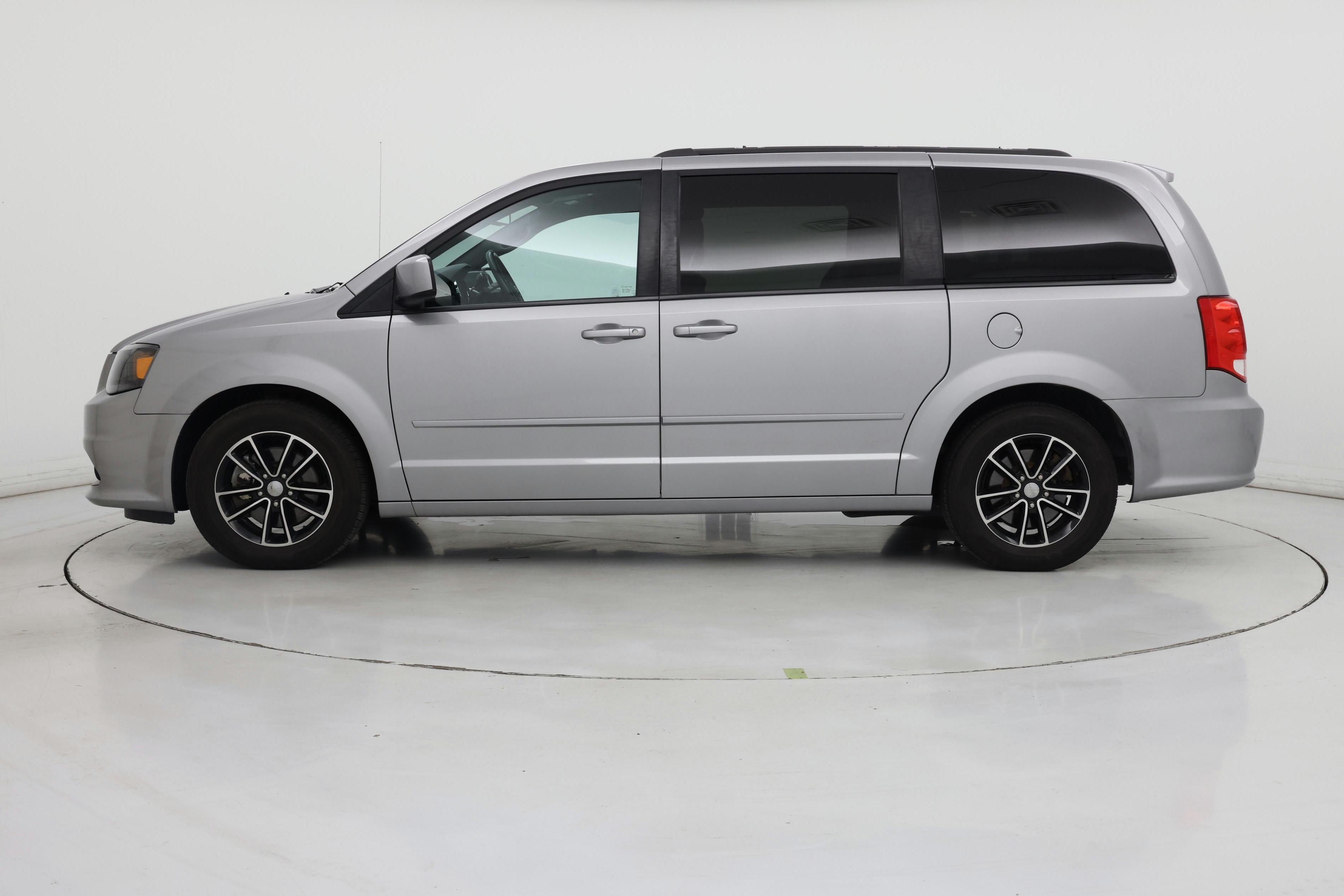 Thumbnail: 2017 Dodge Grand Caravan - 3