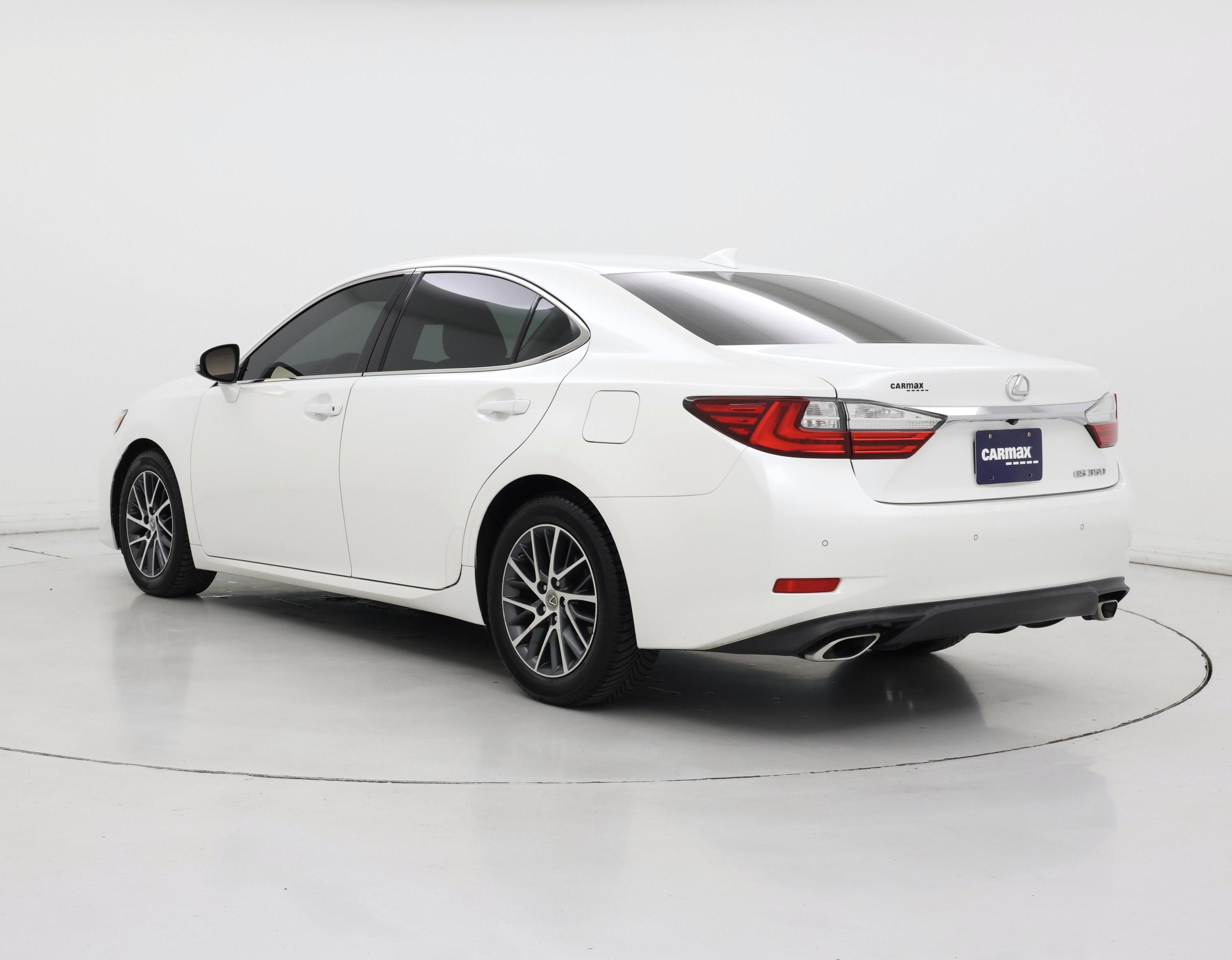 Thumbnail: 2017 Lexus ES - 2